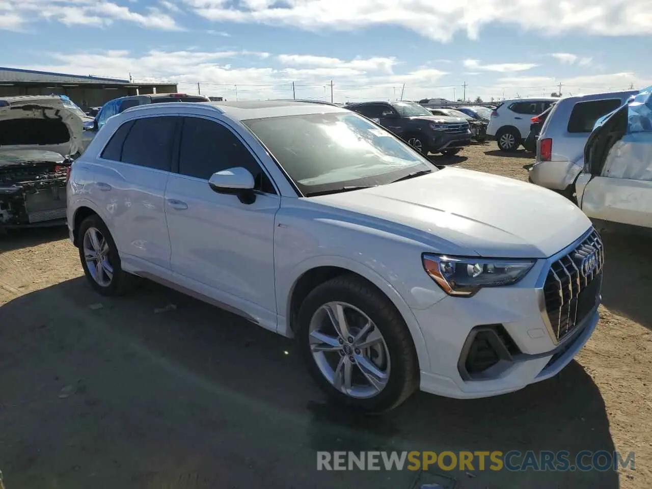 4 Photograph of a damaged car WA1DECF3XM1010485 AUDI Q3 2021