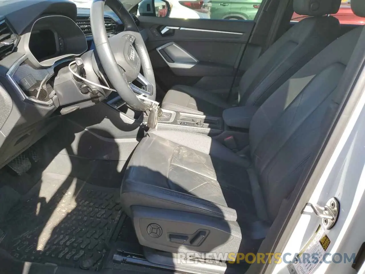 7 Photograph of a damaged car WA1DECF3XM1010485 AUDI Q3 2021