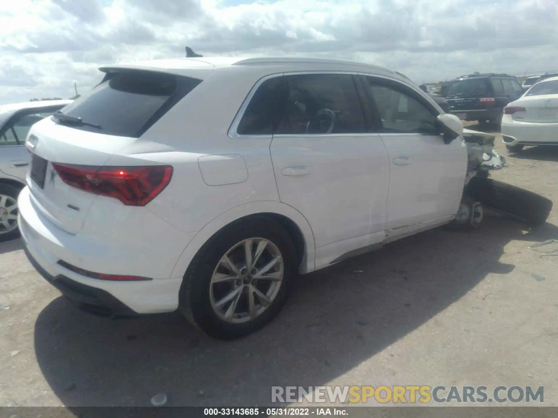 4 Photograph of a damaged car WA1DECF3XM1037332 AUDI Q3 2021