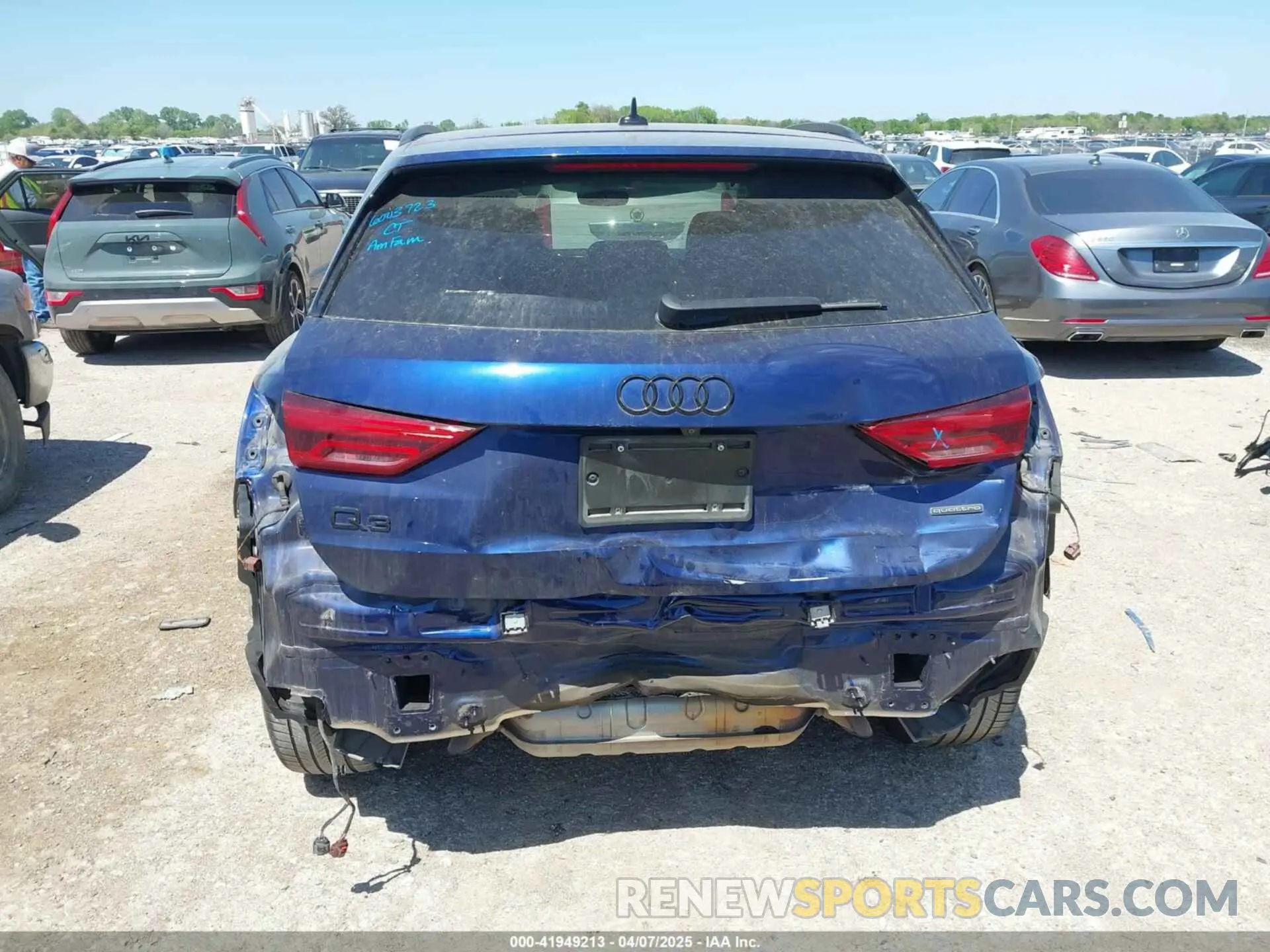 16 Photograph of a damaged car WA1DECF3XM1085641 AUDI Q3 2021