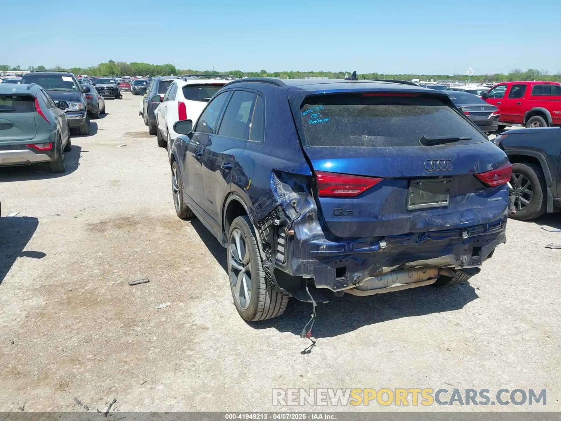 3 Photograph of a damaged car WA1DECF3XM1085641 AUDI Q3 2021