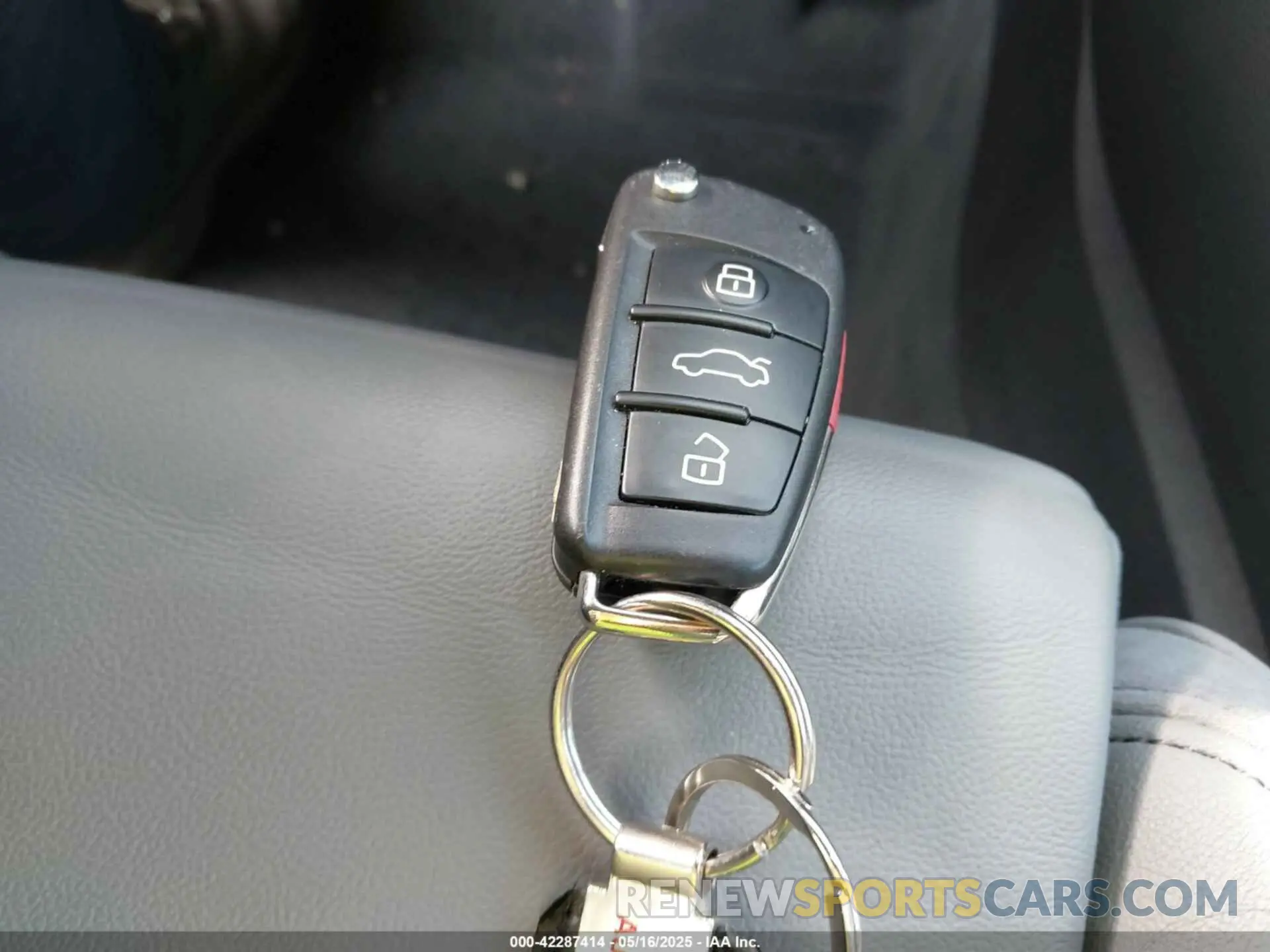11 Photograph of a damaged car WA1DECF3XM1147085 AUDI Q3 2021
