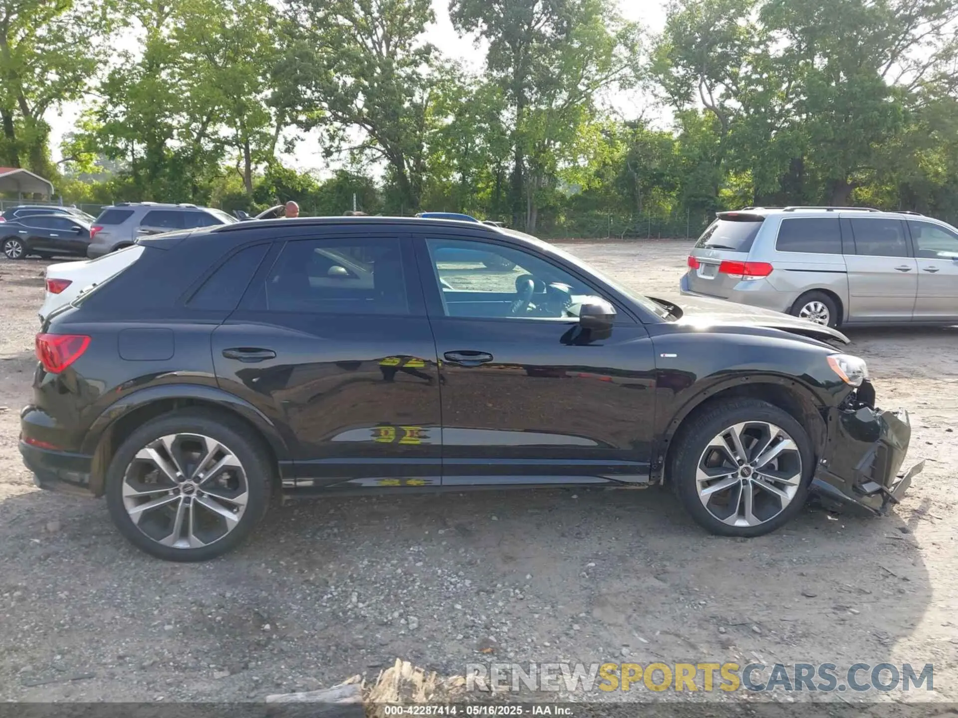 13 Photograph of a damaged car WA1DECF3XM1147085 AUDI Q3 2021