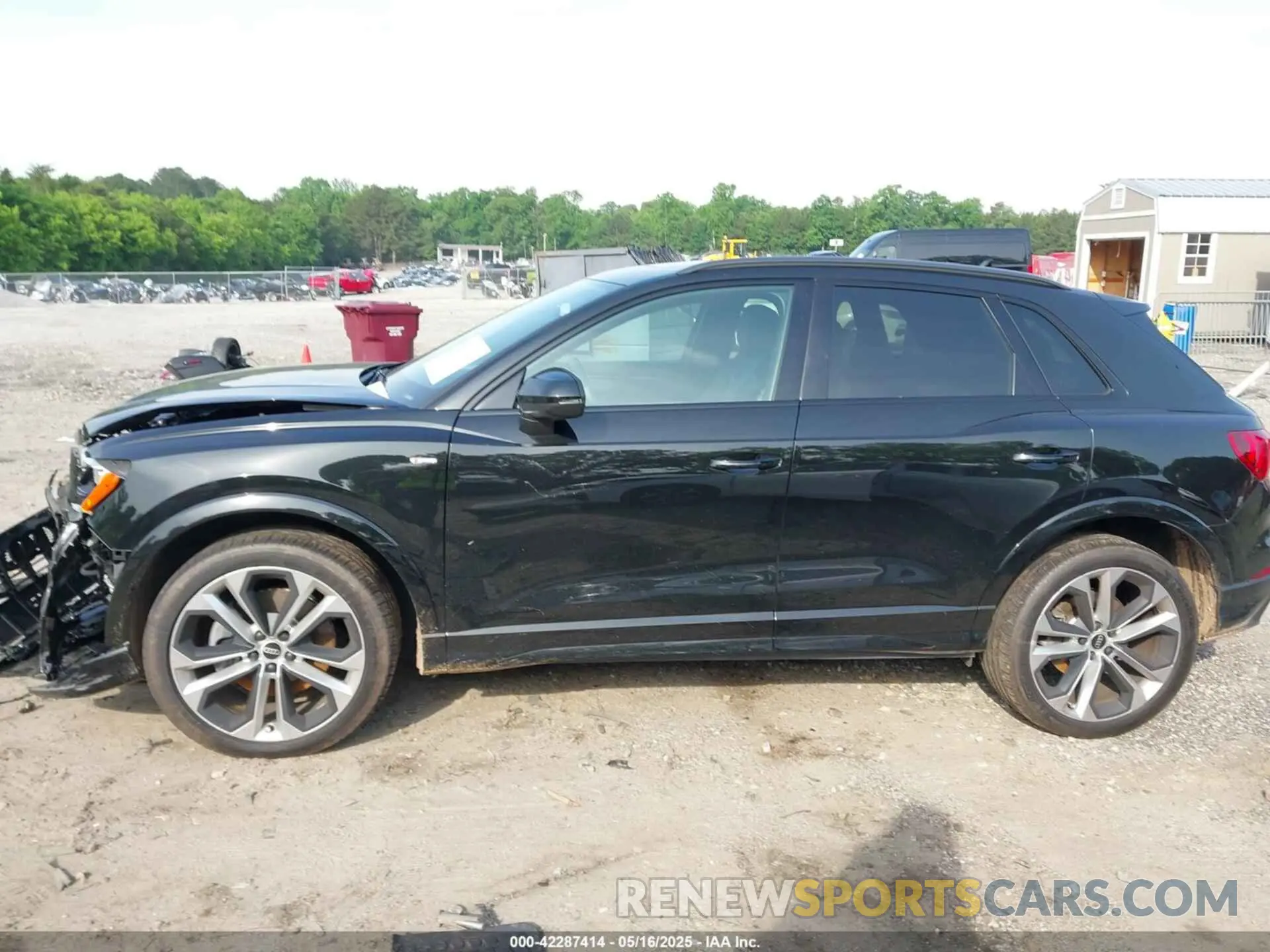 14 Photograph of a damaged car WA1DECF3XM1147085 AUDI Q3 2021