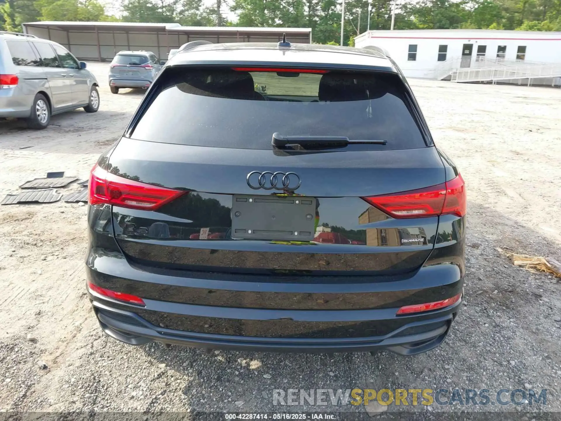 16 Photograph of a damaged car WA1DECF3XM1147085 AUDI Q3 2021