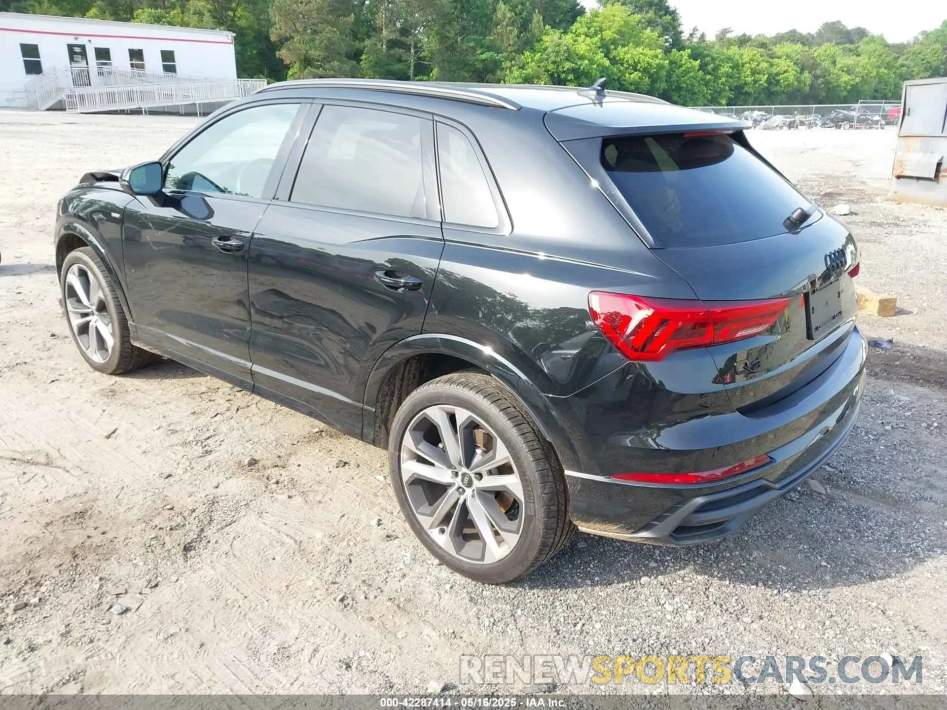 3 Photograph of a damaged car WA1DECF3XM1147085 AUDI Q3 2021