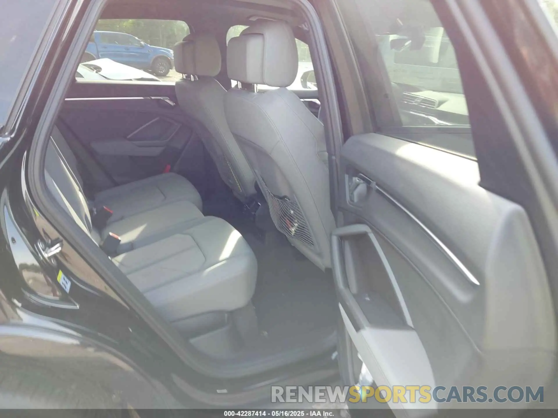 8 Photograph of a damaged car WA1DECF3XM1147085 AUDI Q3 2021