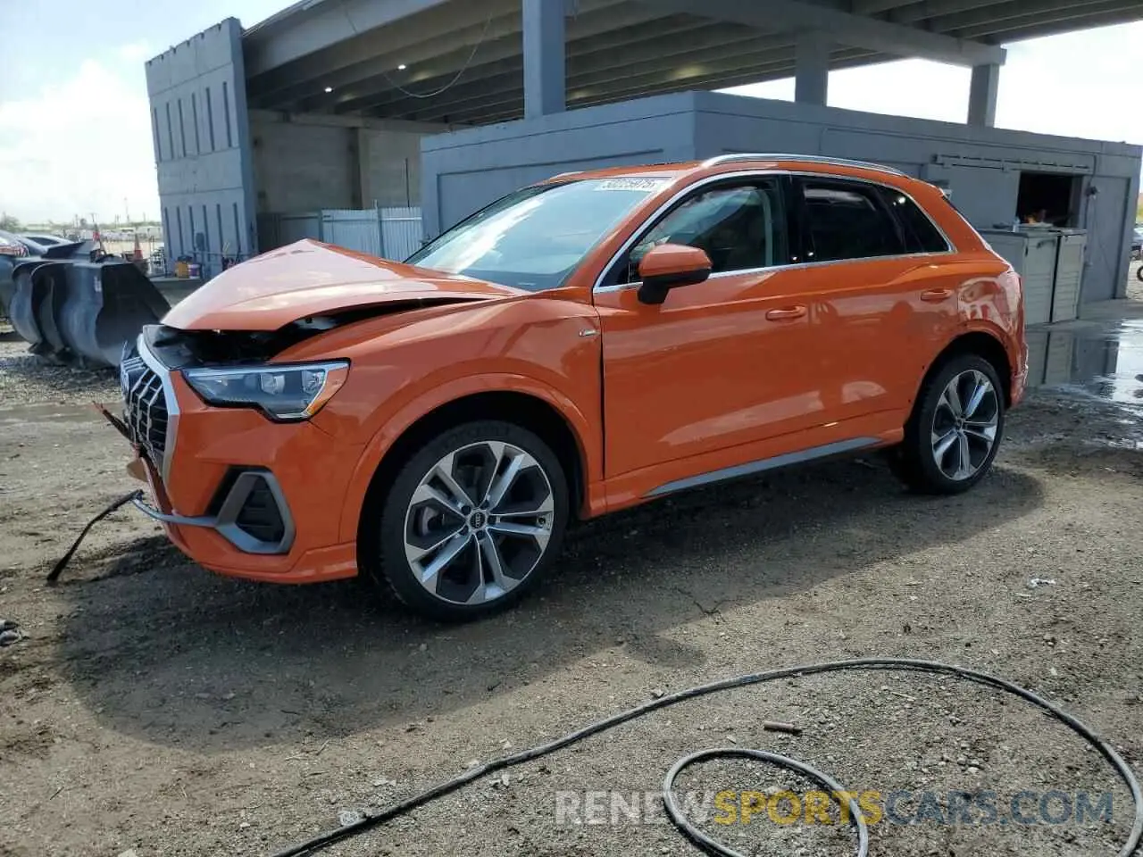 1 Photograph of a damaged car WA1DEDF37M1097879 AUDI Q3 2021