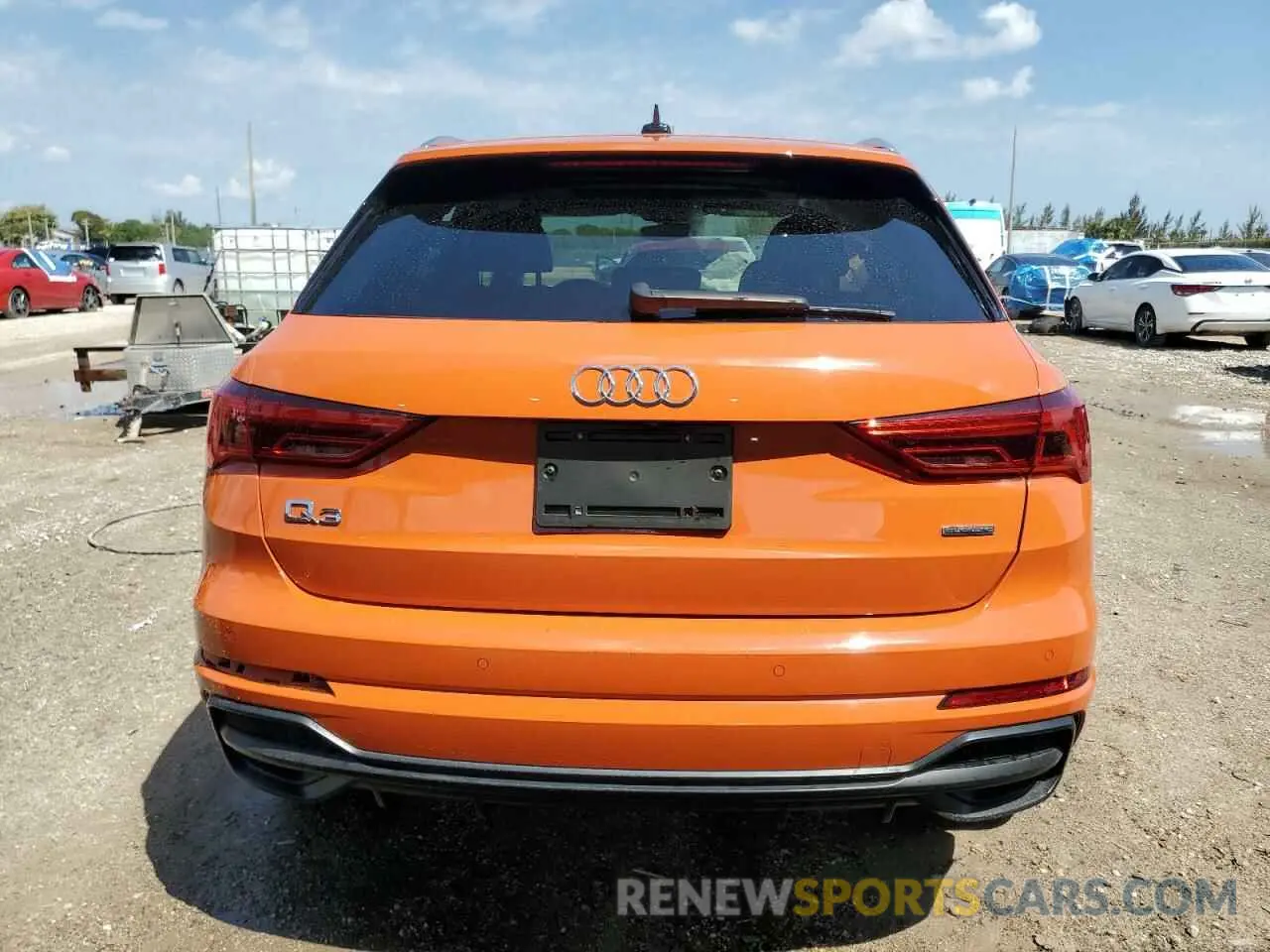 6 Photograph of a damaged car WA1DEDF37M1097879 AUDI Q3 2021