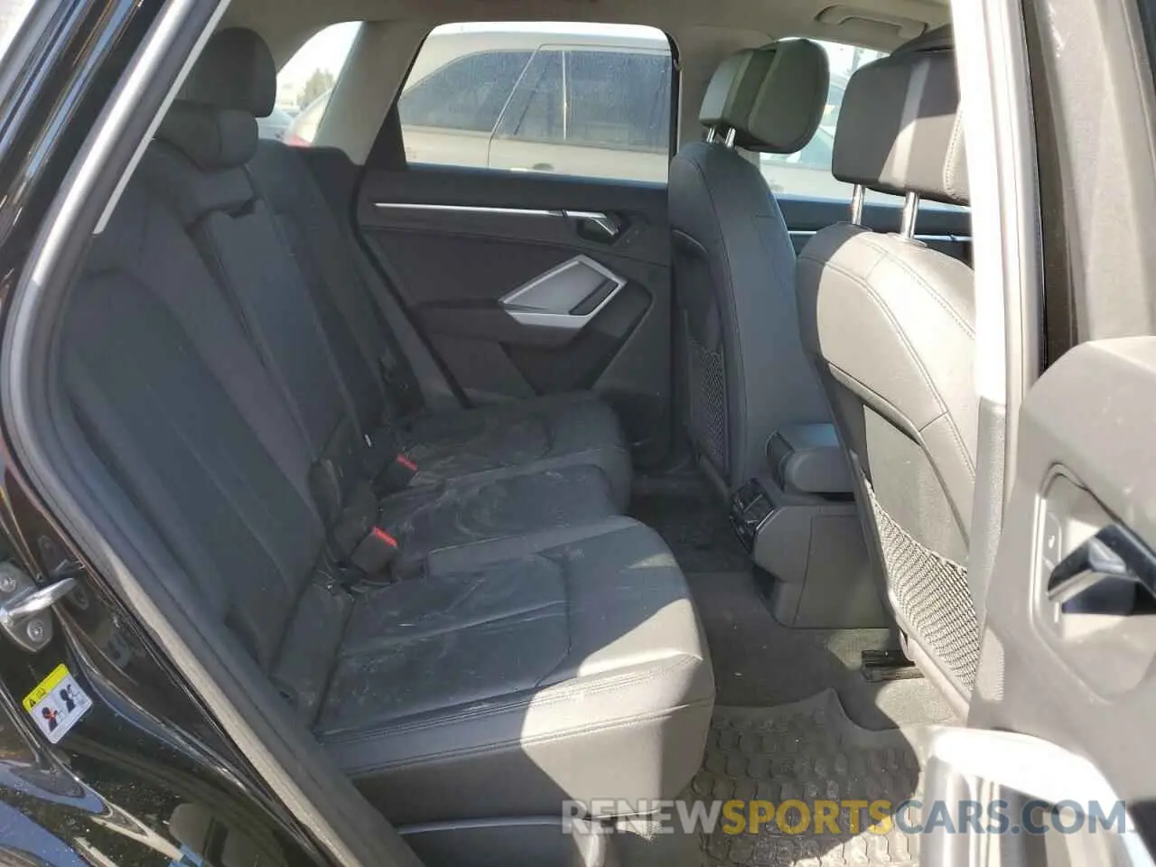 11 Photograph of a damaged car WA1EECF30M1117484 AUDI Q3 2021