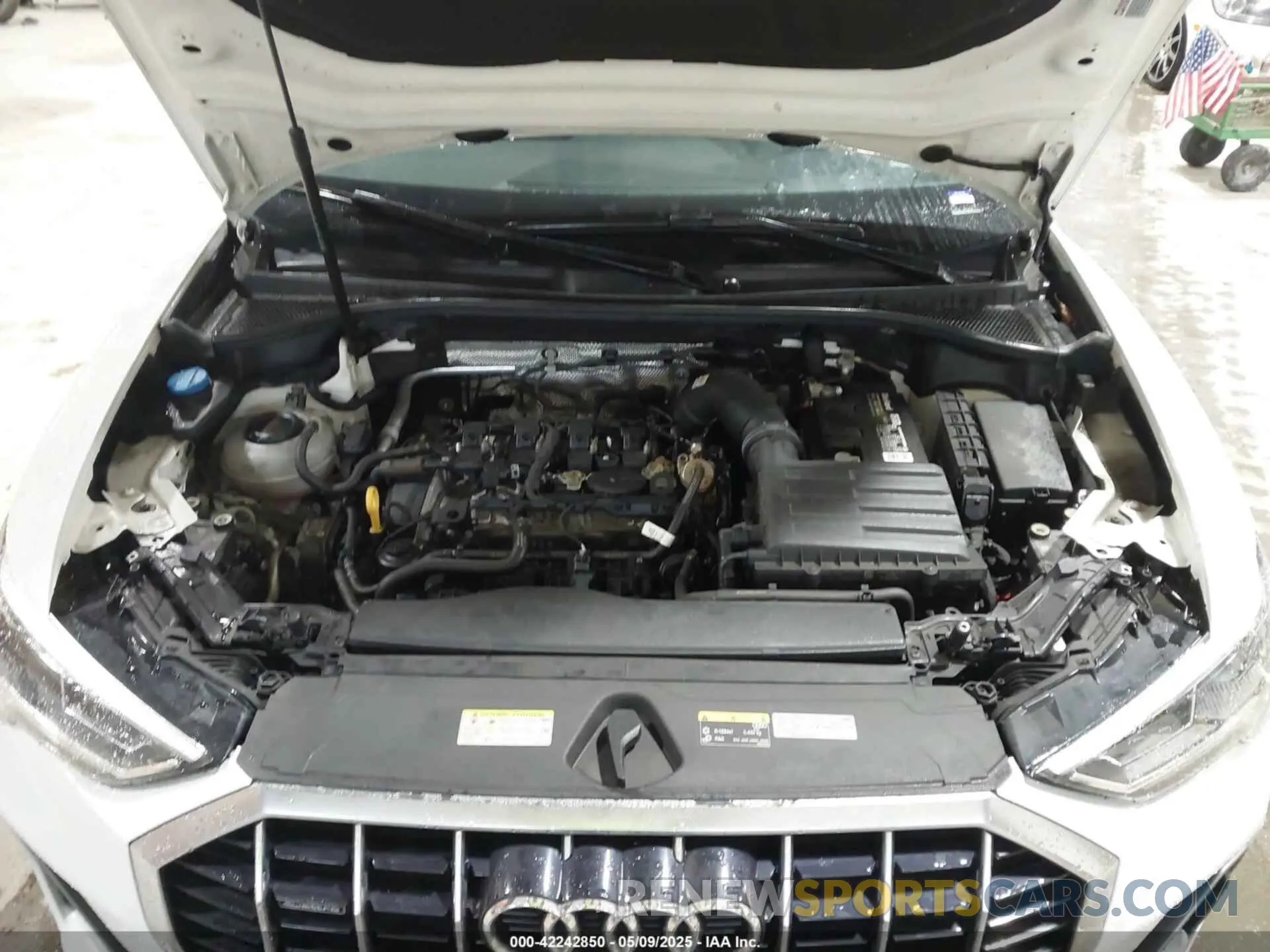 10 Photograph of a damaged car WA1EECF31M1060356 AUDI Q3 2021