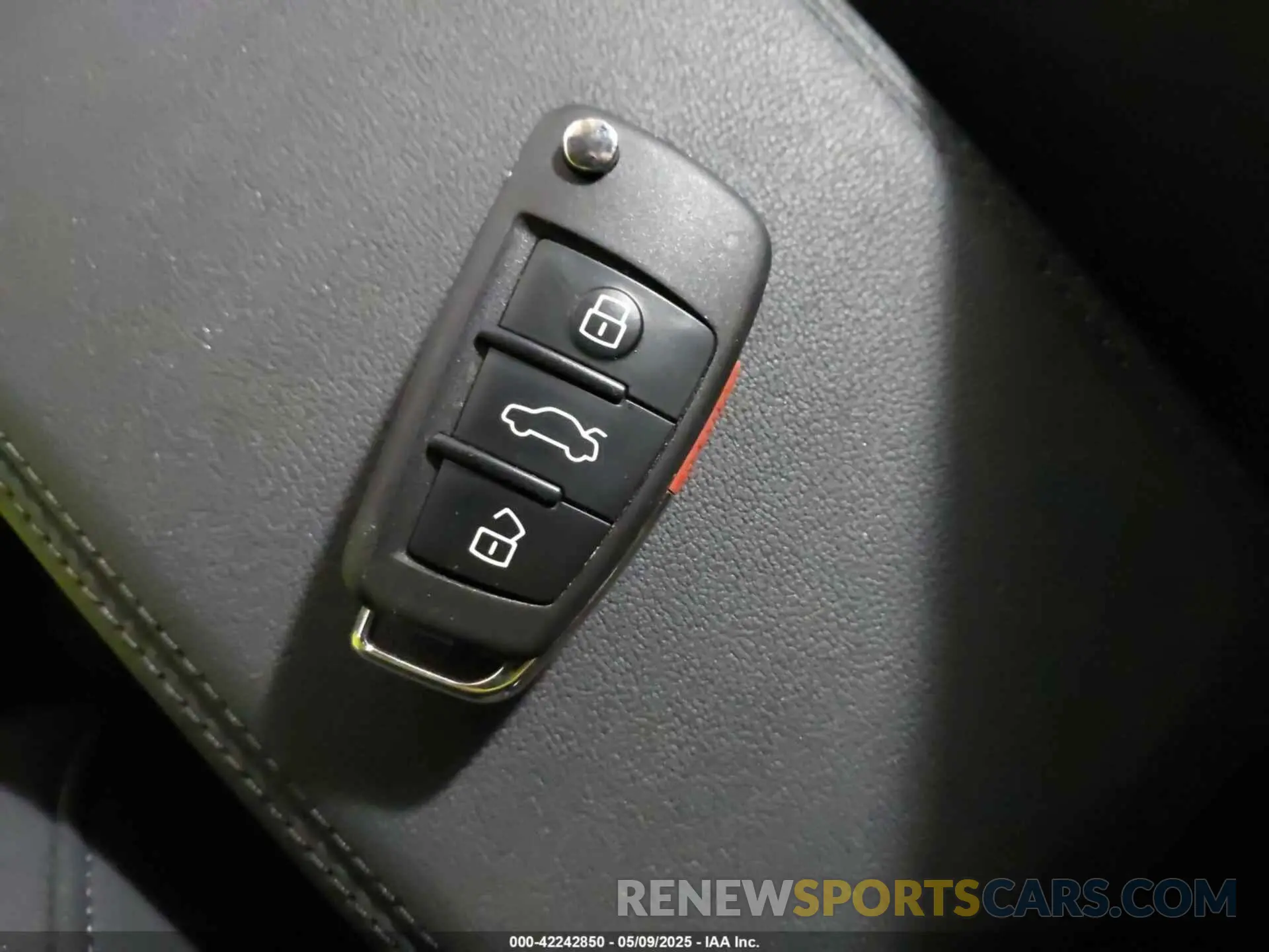 11 Photograph of a damaged car WA1EECF31M1060356 AUDI Q3 2021