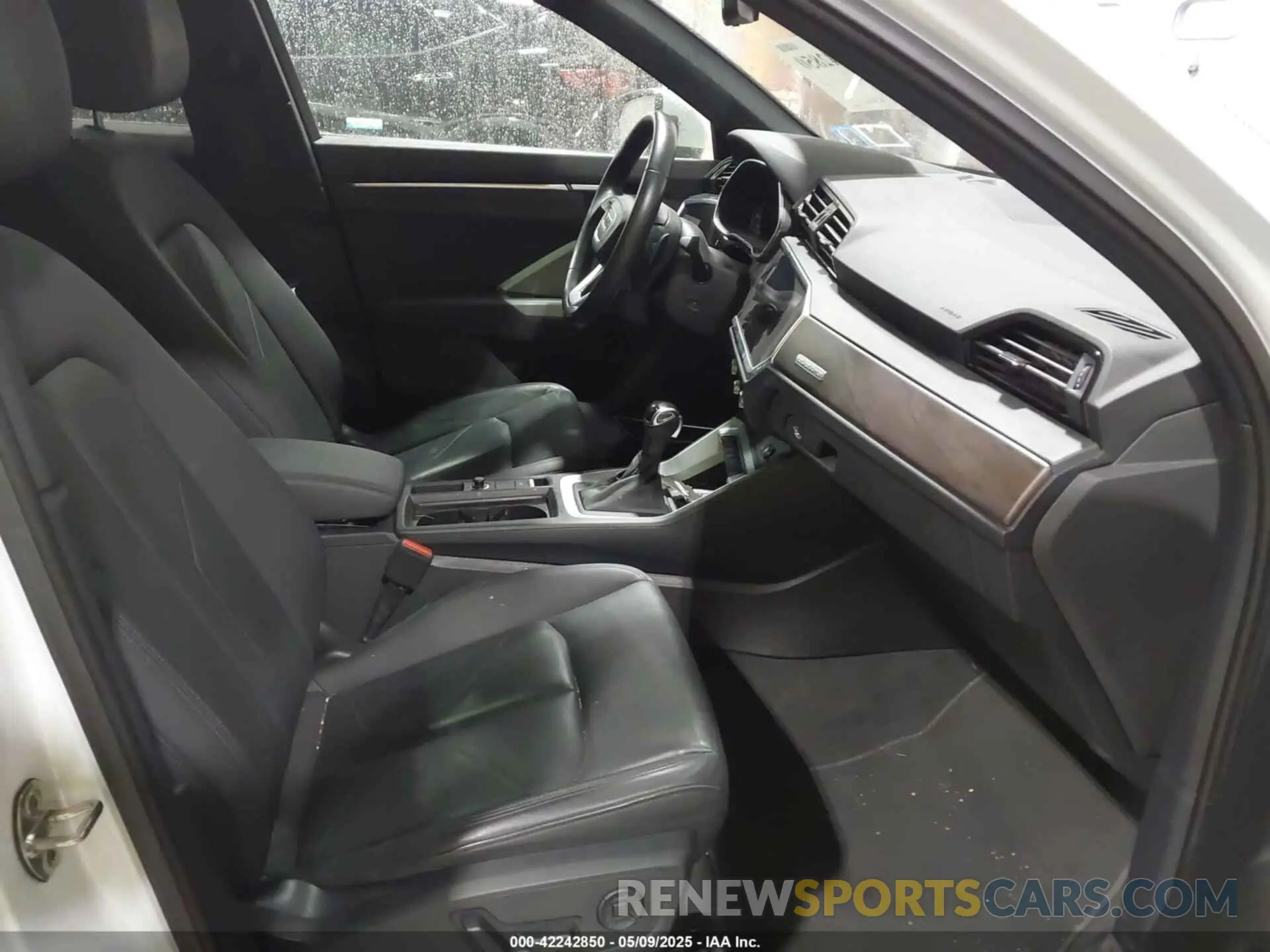 5 Photograph of a damaged car WA1EECF31M1060356 AUDI Q3 2021