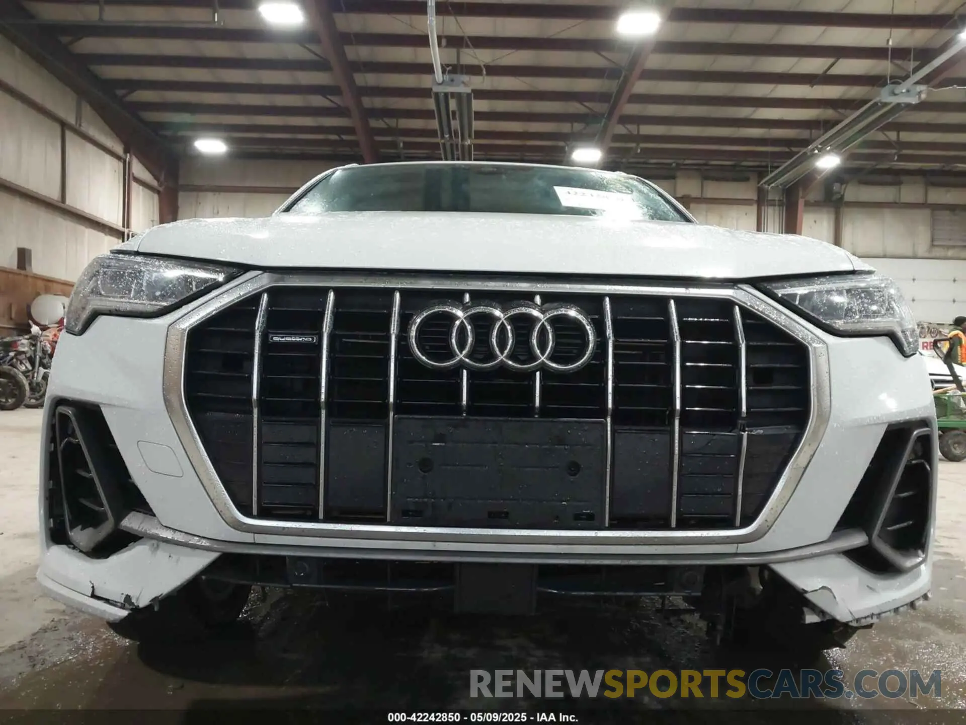 6 Photograph of a damaged car WA1EECF31M1060356 AUDI Q3 2021