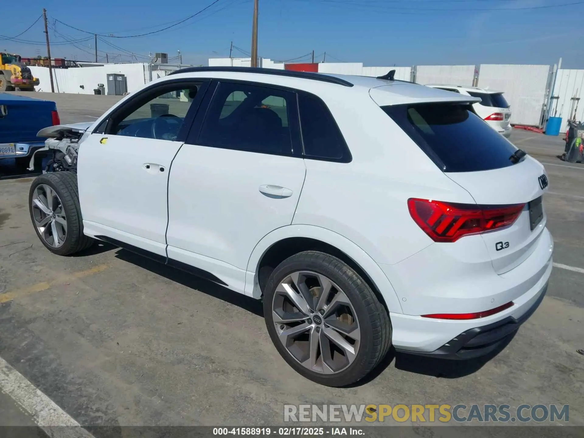3 Photograph of a damaged car WA1EECF31M1063905 AUDI Q3 2021