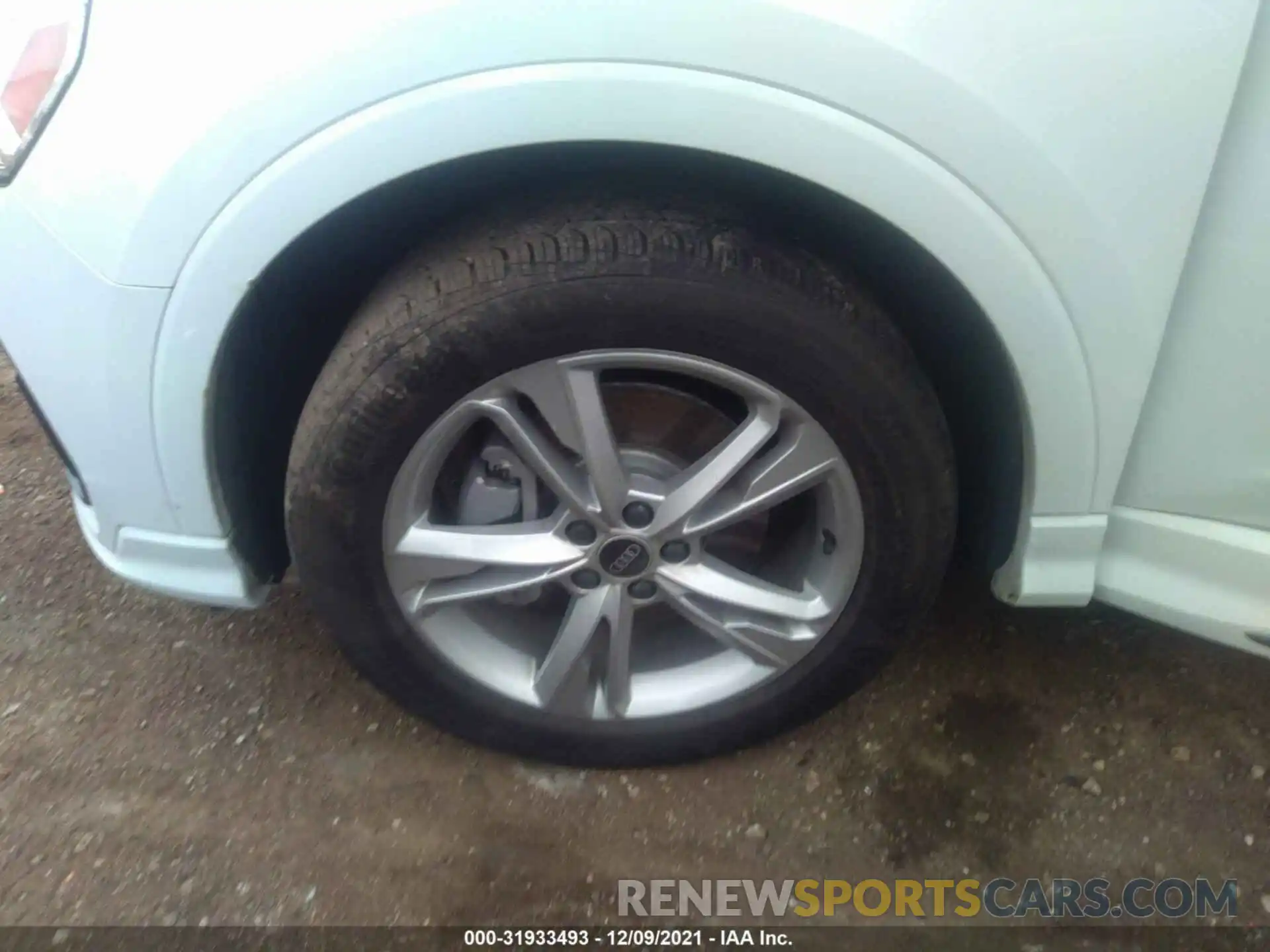 12 Photograph of a damaged car WA1EECF31M1103142 AUDI Q3 2021