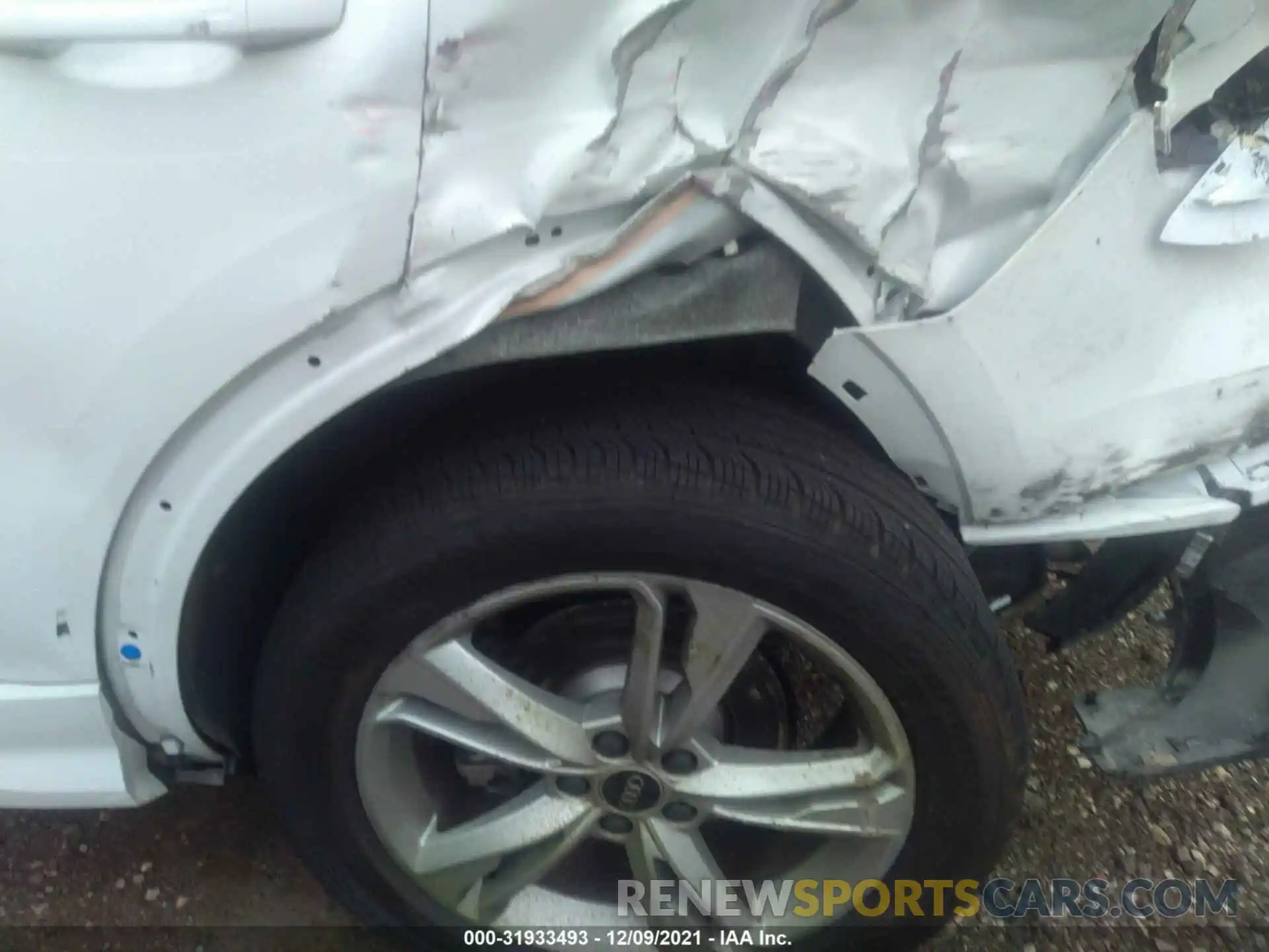 13 Photograph of a damaged car WA1EECF31M1103142 AUDI Q3 2021