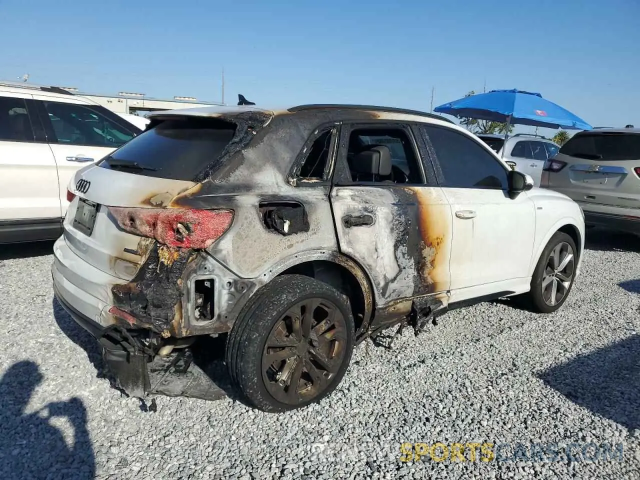 3 Photograph of a damaged car WA1EECF31M1103352 AUDI Q3 2021