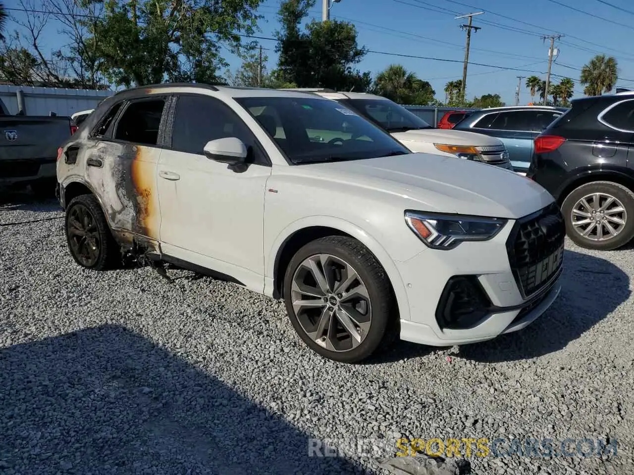 4 Photograph of a damaged car WA1EECF31M1103352 AUDI Q3 2021