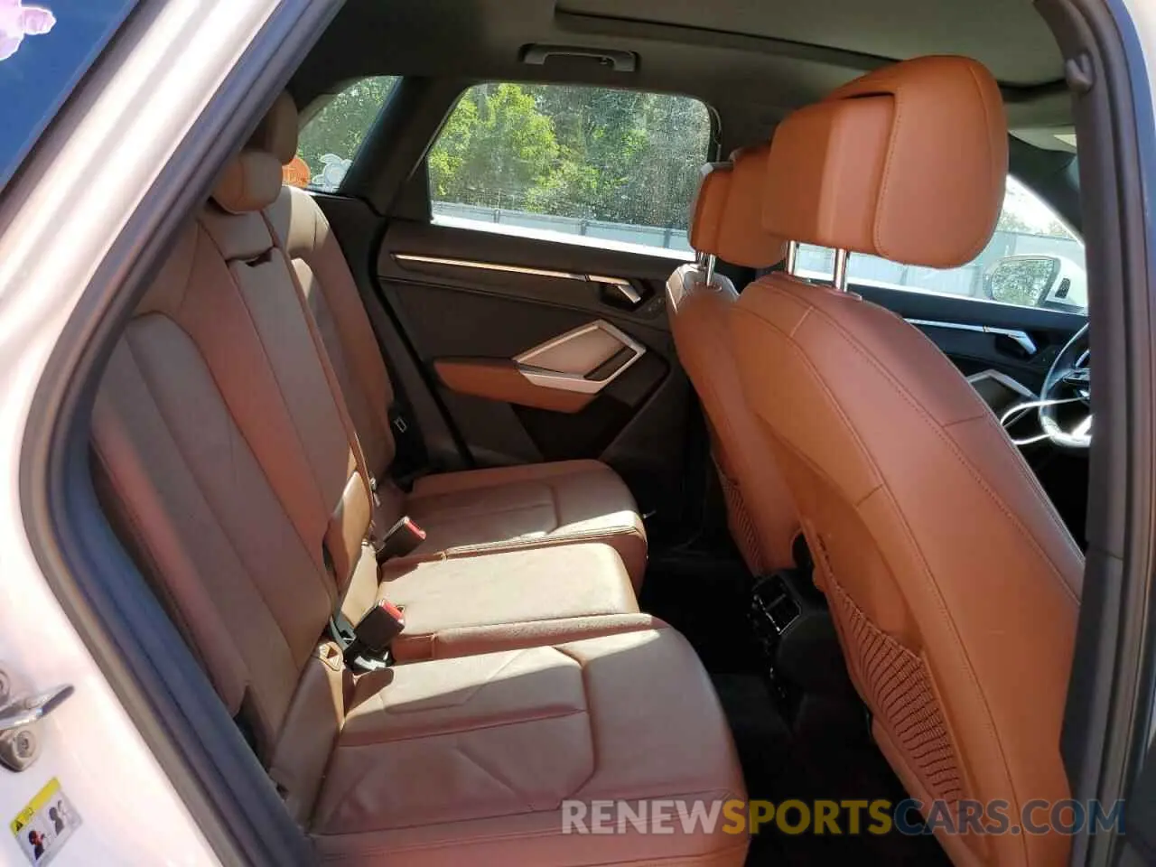 11 Photograph of a damaged car WA1EECF31M1117218 AUDI Q3 2021
