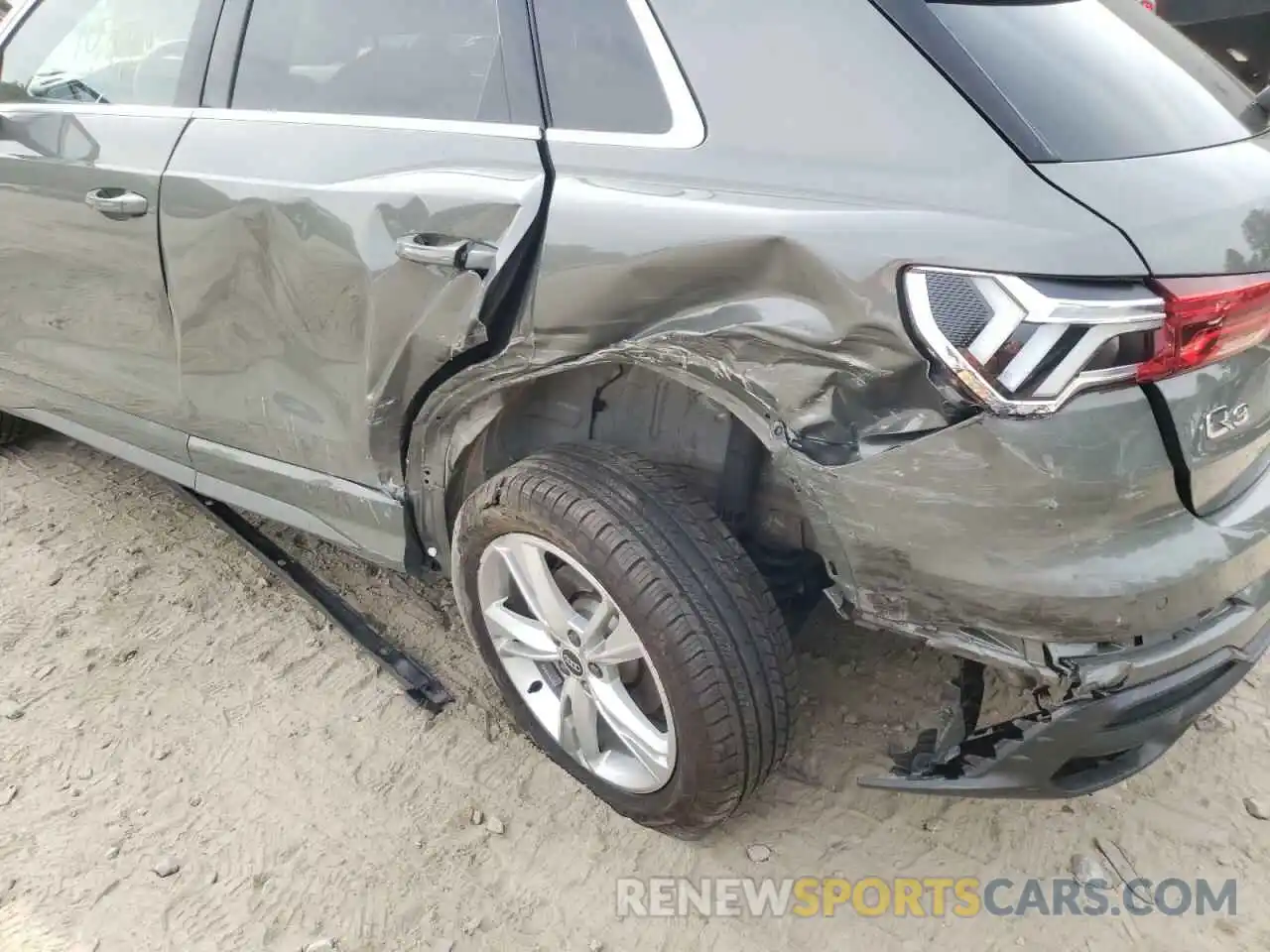 9 Photograph of a damaged car WA1EECF31M1157735 AUDI Q3 2021