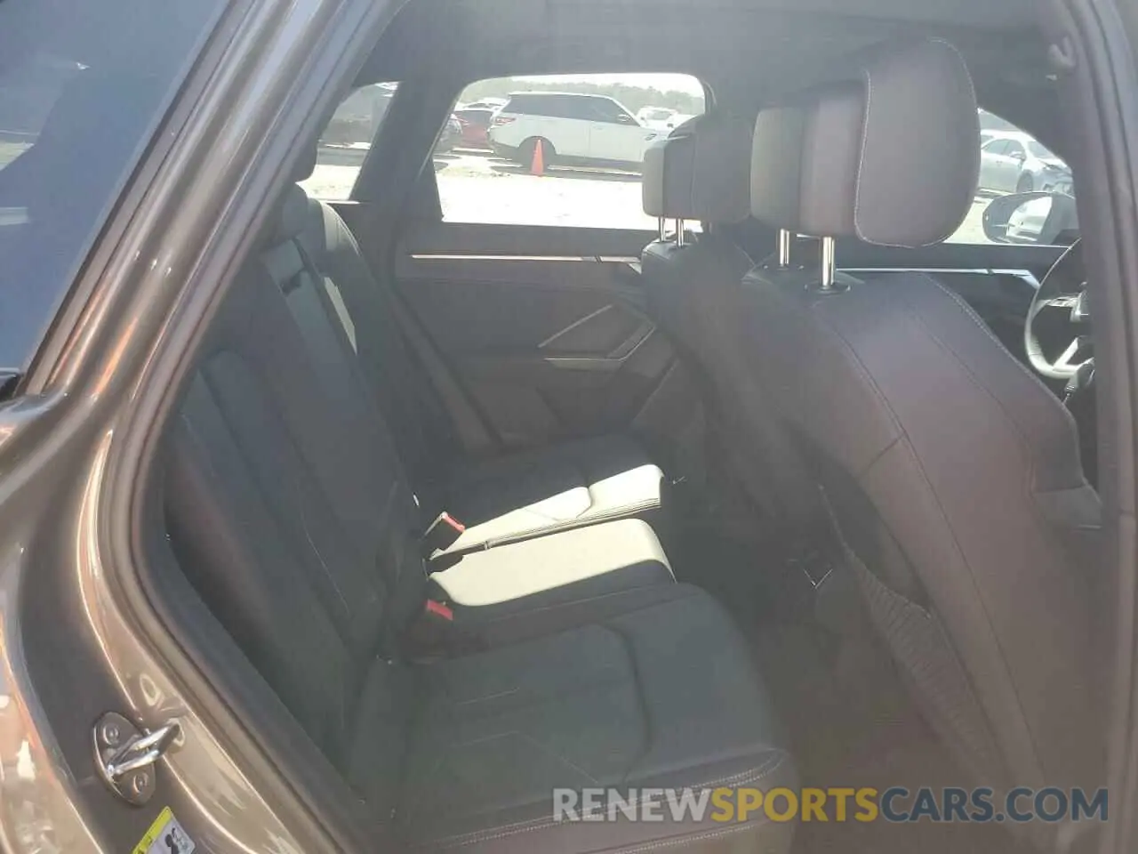 11 Photograph of a damaged car WA1EECF32M1028239 AUDI Q3 2021