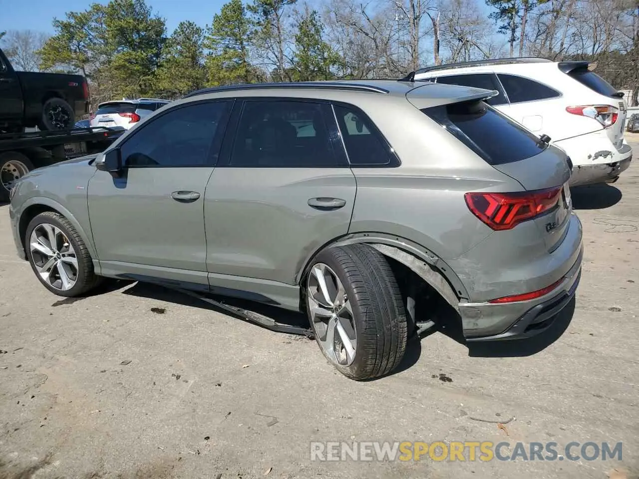 2 Photograph of a damaged car WA1EECF32M1028239 AUDI Q3 2021
