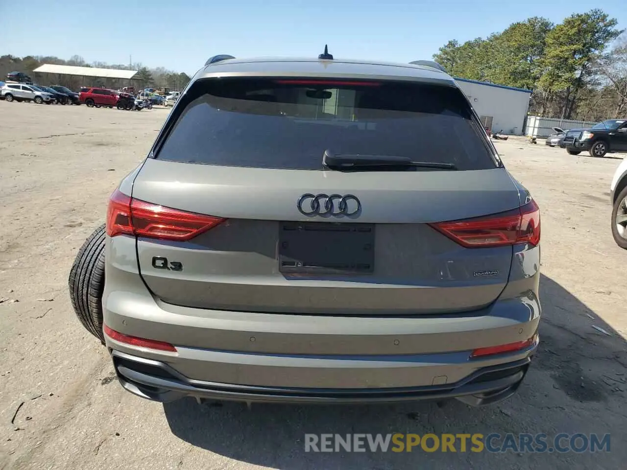 6 Photograph of a damaged car WA1EECF32M1028239 AUDI Q3 2021
