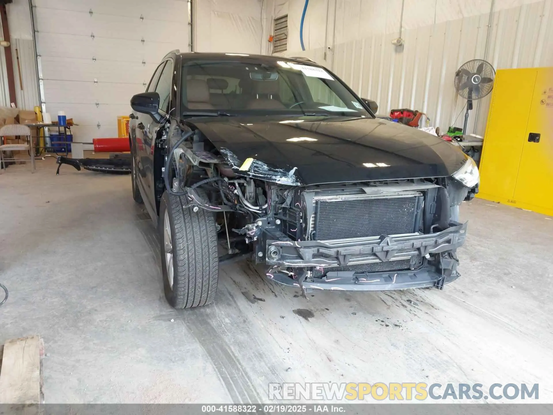 1 Photograph of a damaged car WA1EECF32M1054629 AUDI Q3 2021