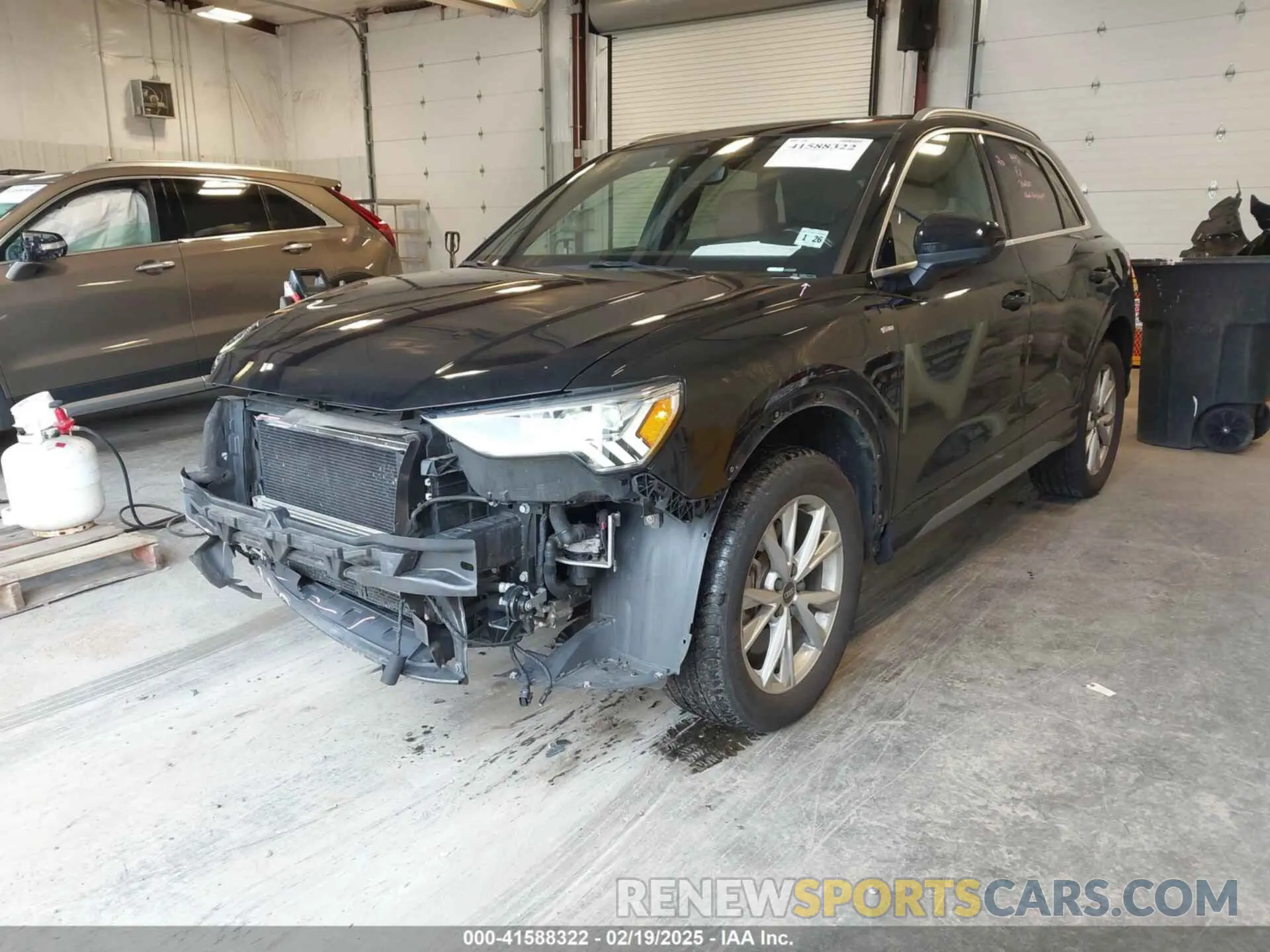 2 Photograph of a damaged car WA1EECF32M1054629 AUDI Q3 2021