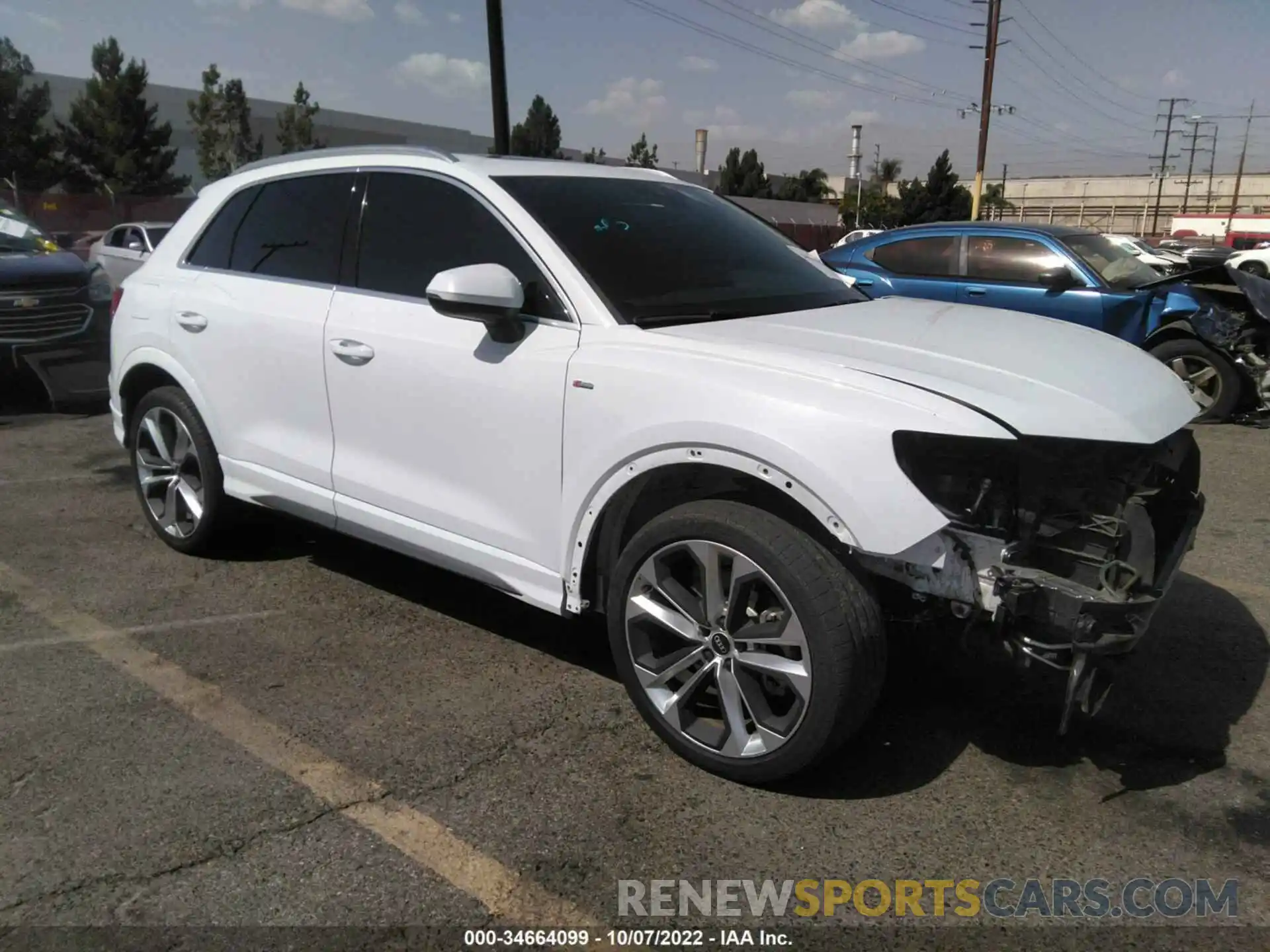 1 Photograph of a damaged car WA1EECF32M1063329 AUDI Q3 2021