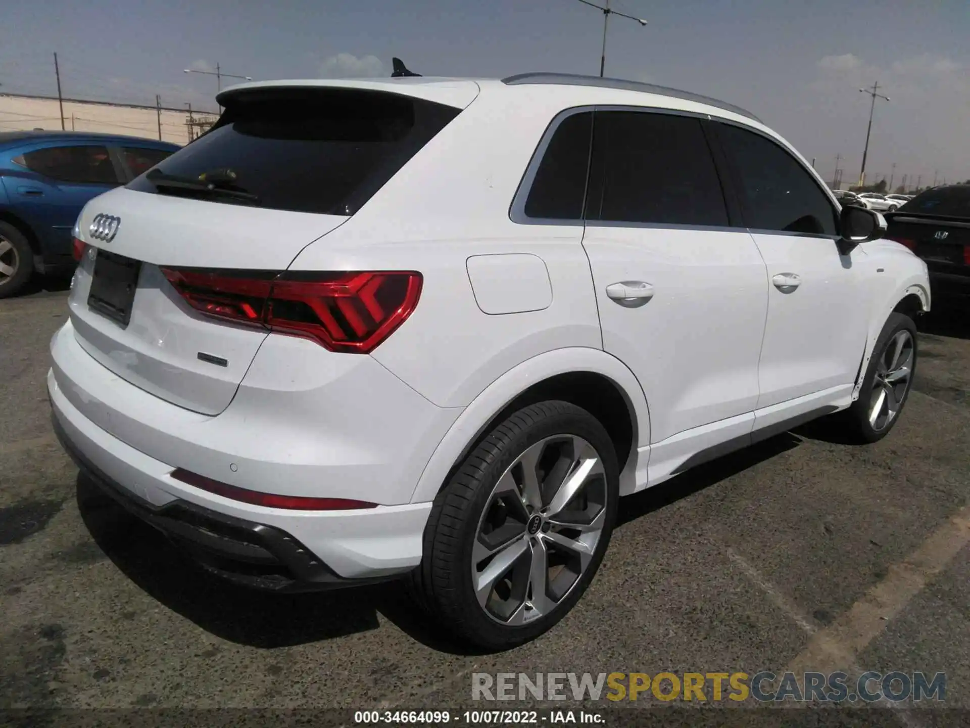 4 Photograph of a damaged car WA1EECF32M1063329 AUDI Q3 2021