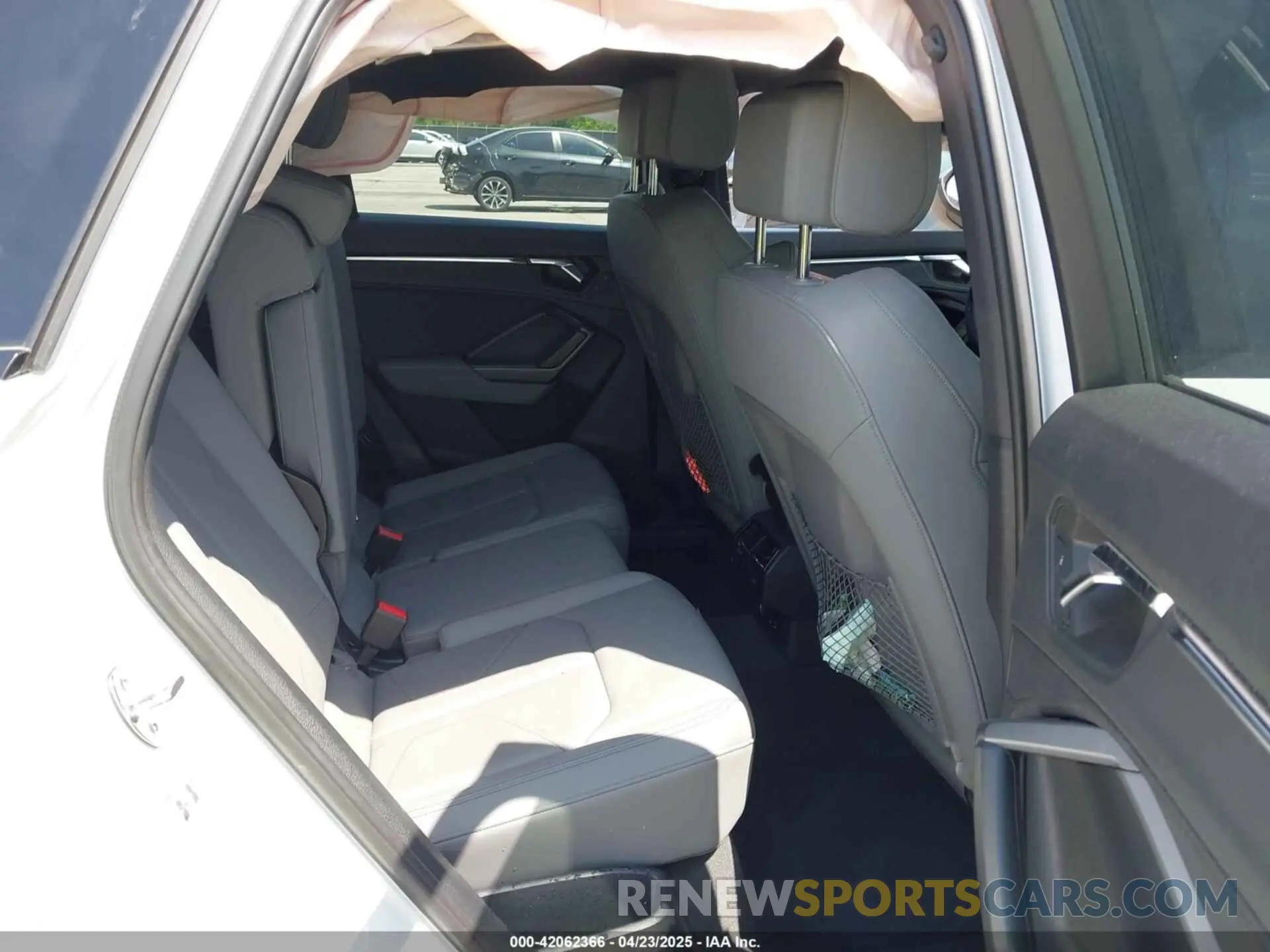 8 Photograph of a damaged car WA1EECF33M1024605 AUDI Q3 2021