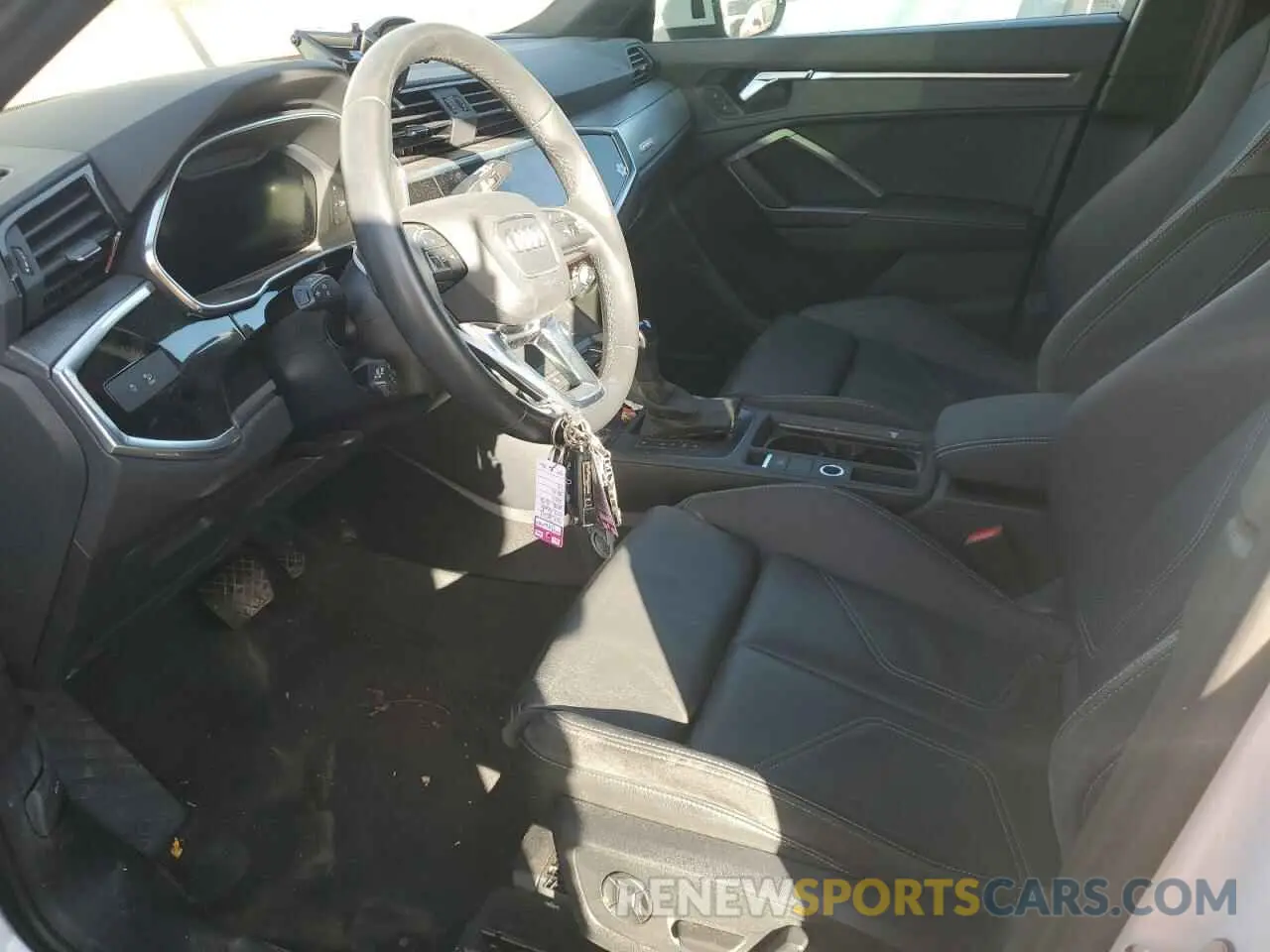 7 Photograph of a damaged car WA1EECF33M1130844 AUDI Q3 2021