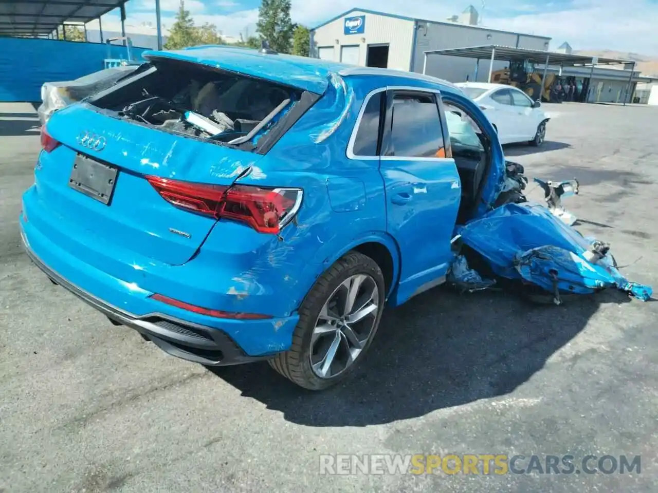 4 Photograph of a damaged car WA1EECF34M1014200 AUDI Q3 2021