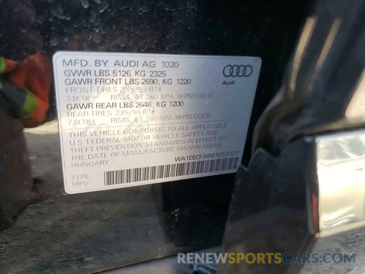 10 Photograph of a damaged car WA1EECF34M1037007 AUDI Q3 2021