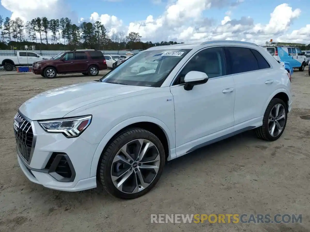 1 Photograph of a damaged car WA1EECF34M1110005 AUDI Q3 2021