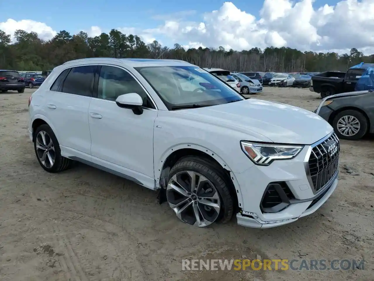 4 Photograph of a damaged car WA1EECF34M1110005 AUDI Q3 2021