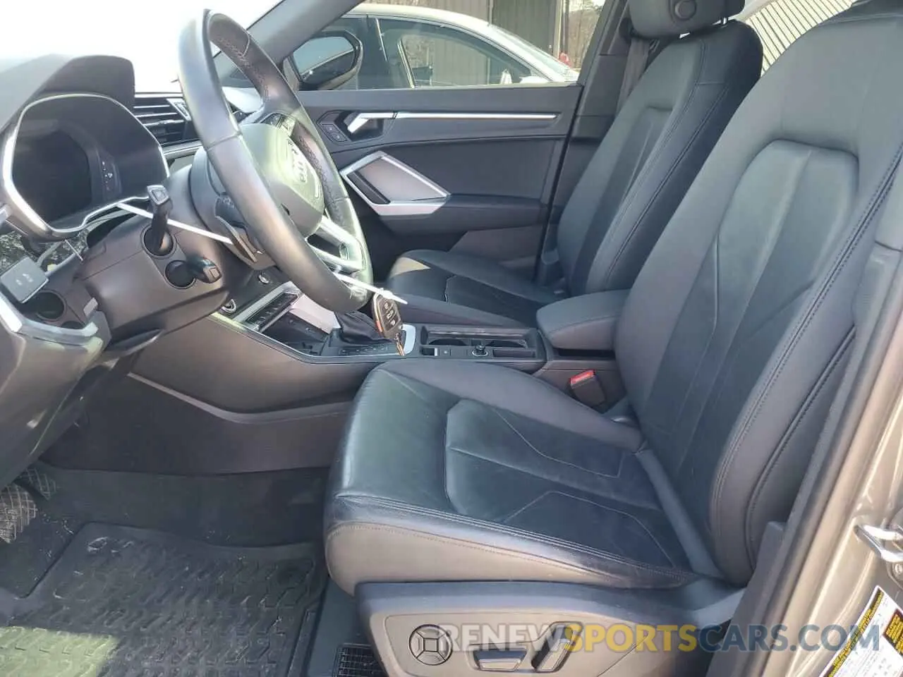 7 Photograph of a damaged car WA1EECF35M1056004 AUDI Q3 2021