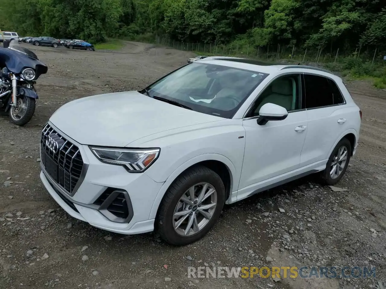 1 Photograph of a damaged car WA1EECF35M1128691 AUDI Q3 2021