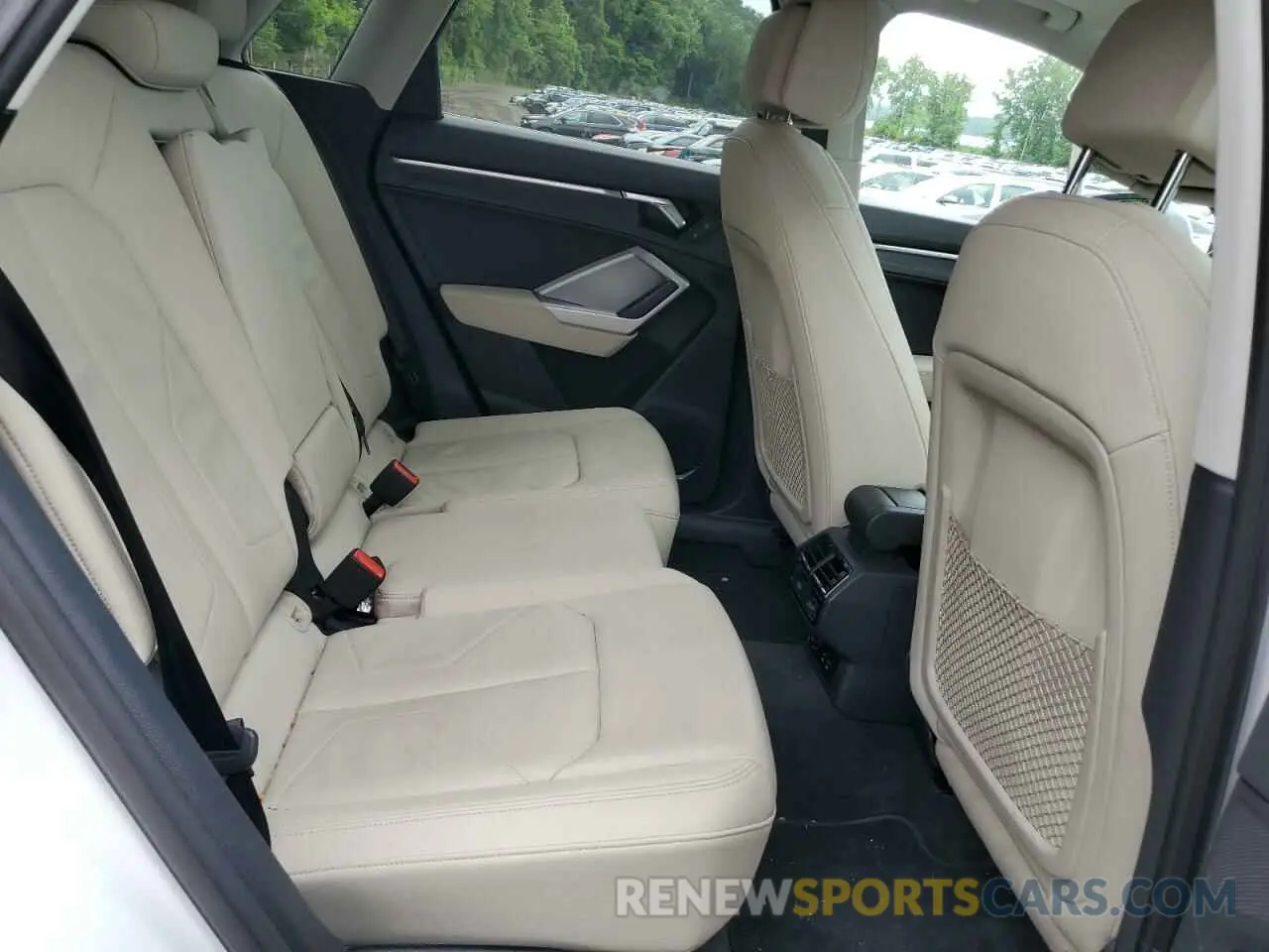 11 Photograph of a damaged car WA1EECF35M1128691 AUDI Q3 2021