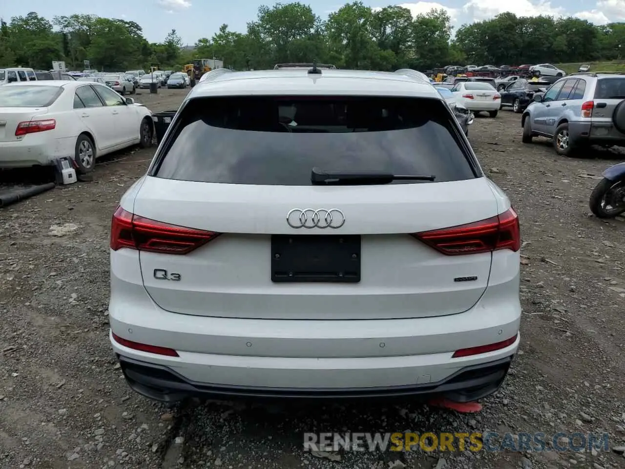 6 Photograph of a damaged car WA1EECF35M1128691 AUDI Q3 2021