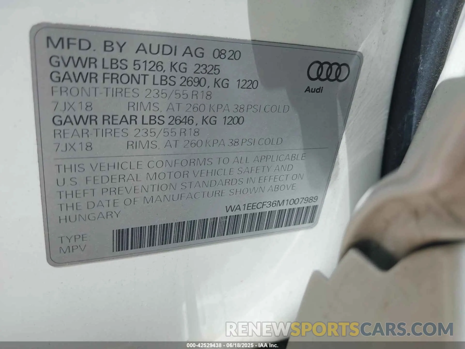 9 Photograph of a damaged car WA1EECF36M1007989 AUDI Q3 2021