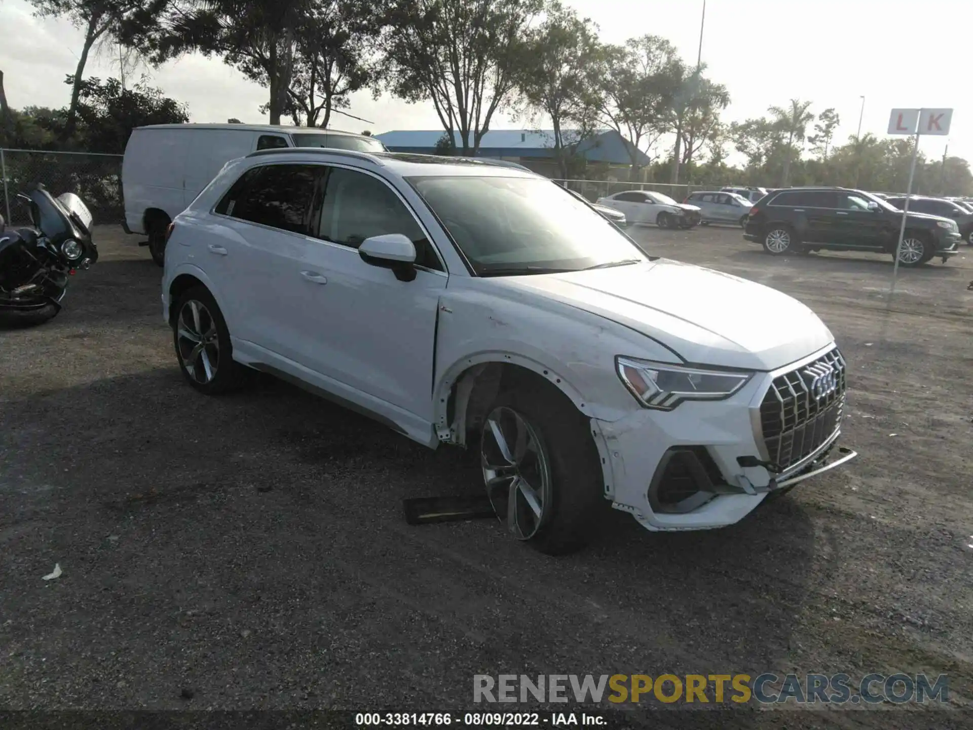 1 Photograph of a damaged car WA1EECF36M1045111 AUDI Q3 2021