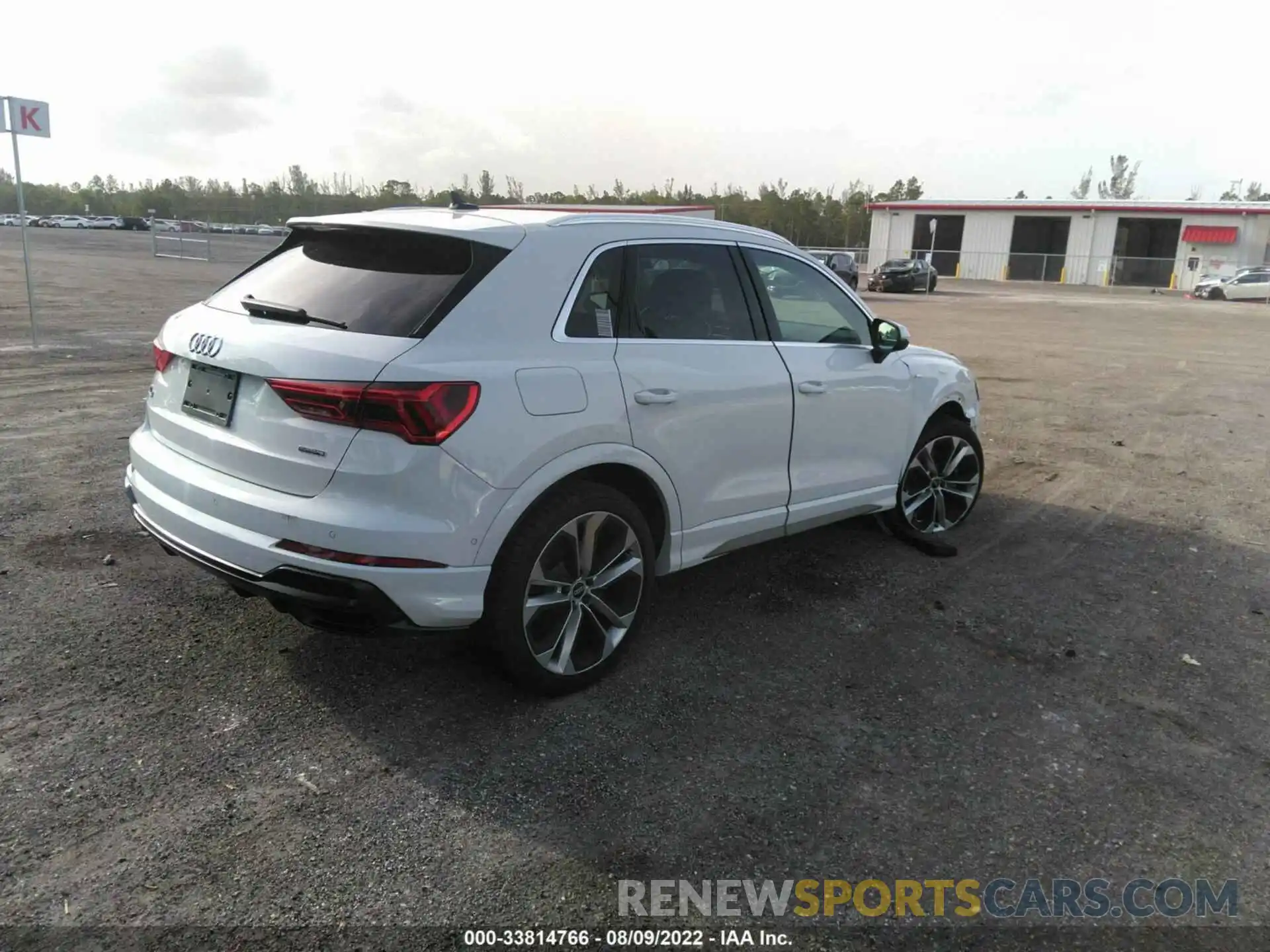 4 Photograph of a damaged car WA1EECF36M1045111 AUDI Q3 2021