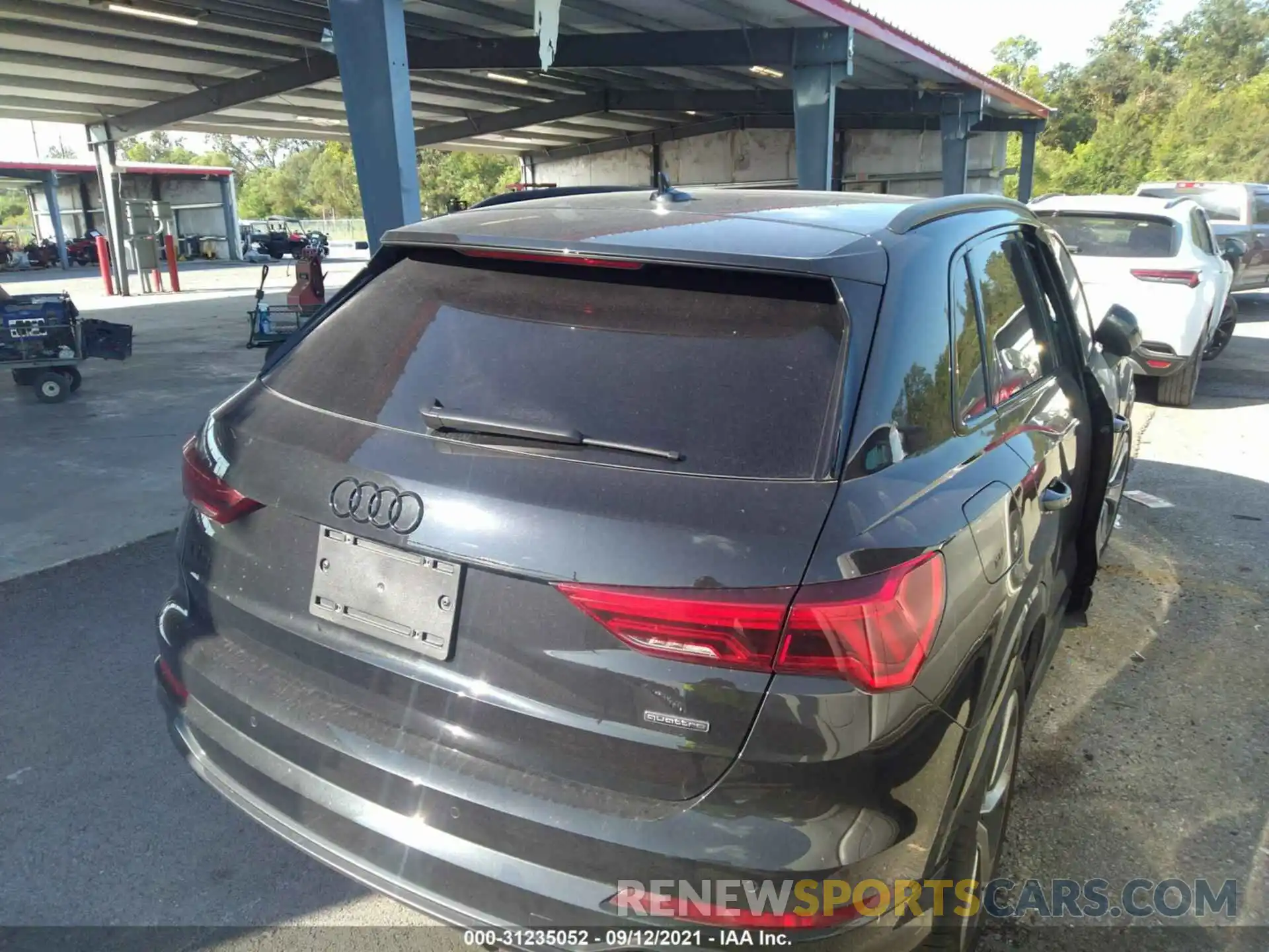 4 Photograph of a damaged car WA1EECF36M1091196 AUDI Q3 2021