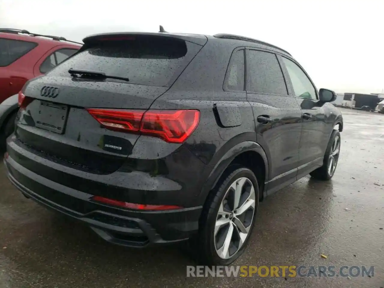 4 Photograph of a damaged car WA1EECF36M1112211 AUDI Q3 2021