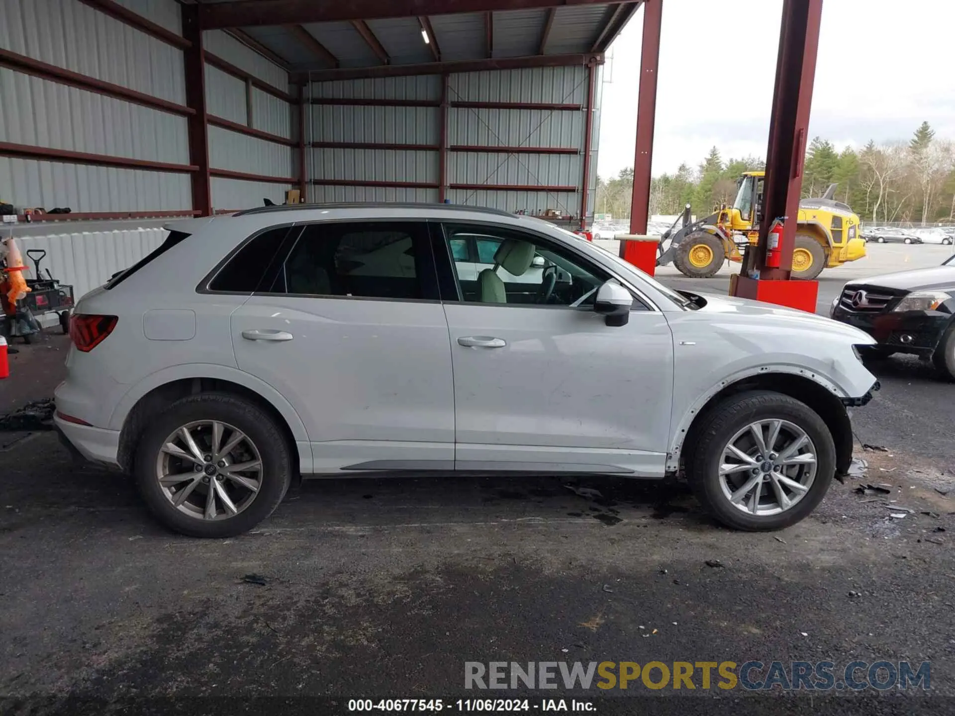 14 Photograph of a damaged car WA1EECF37M1108166 AUDI Q3 2021