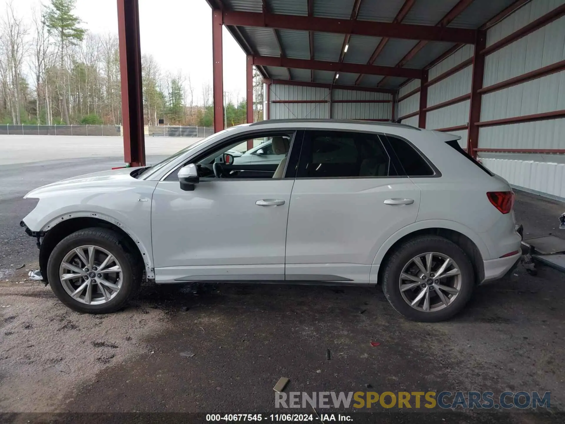 15 Photograph of a damaged car WA1EECF37M1108166 AUDI Q3 2021
