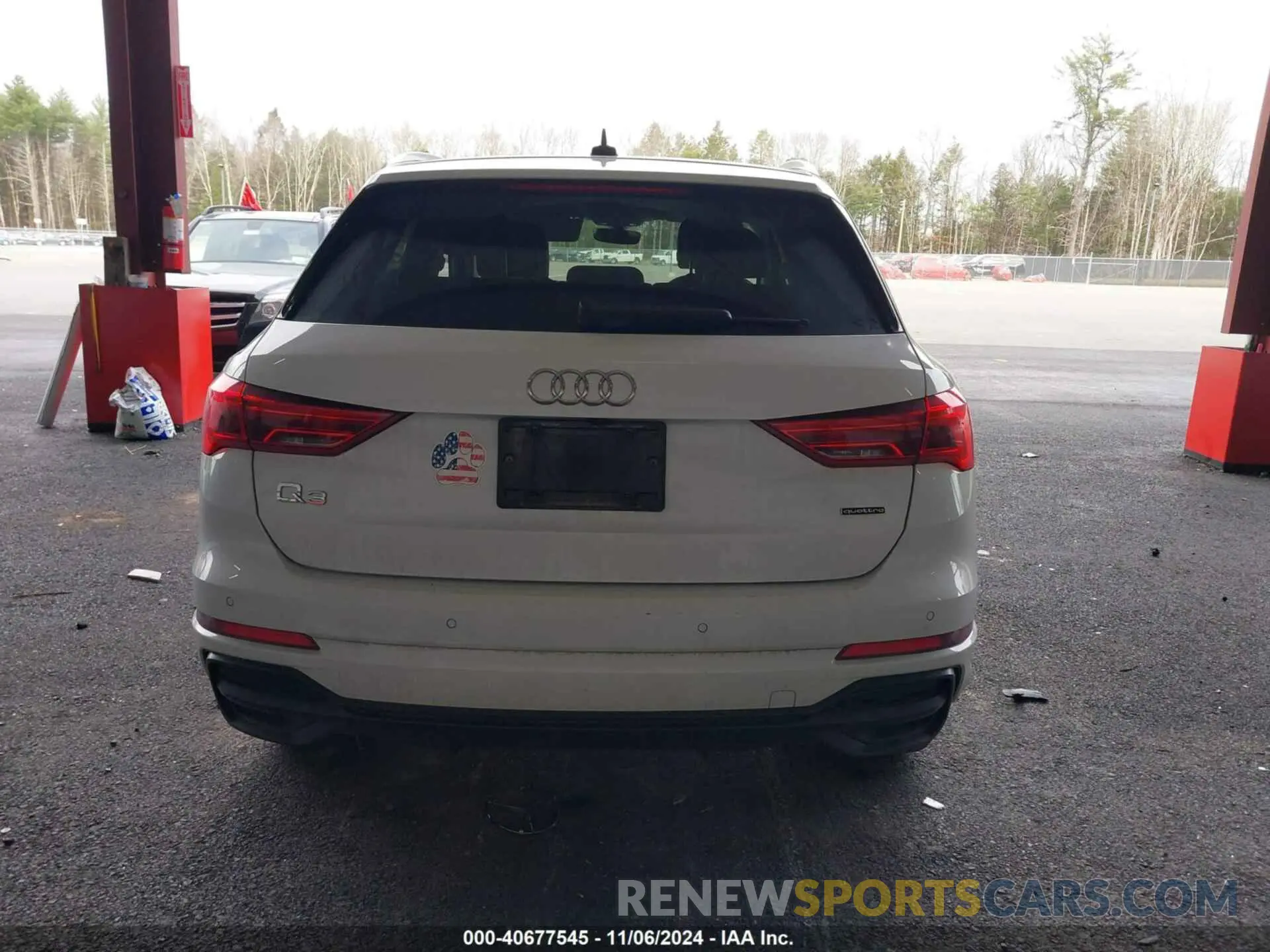 17 Photograph of a damaged car WA1EECF37M1108166 AUDI Q3 2021